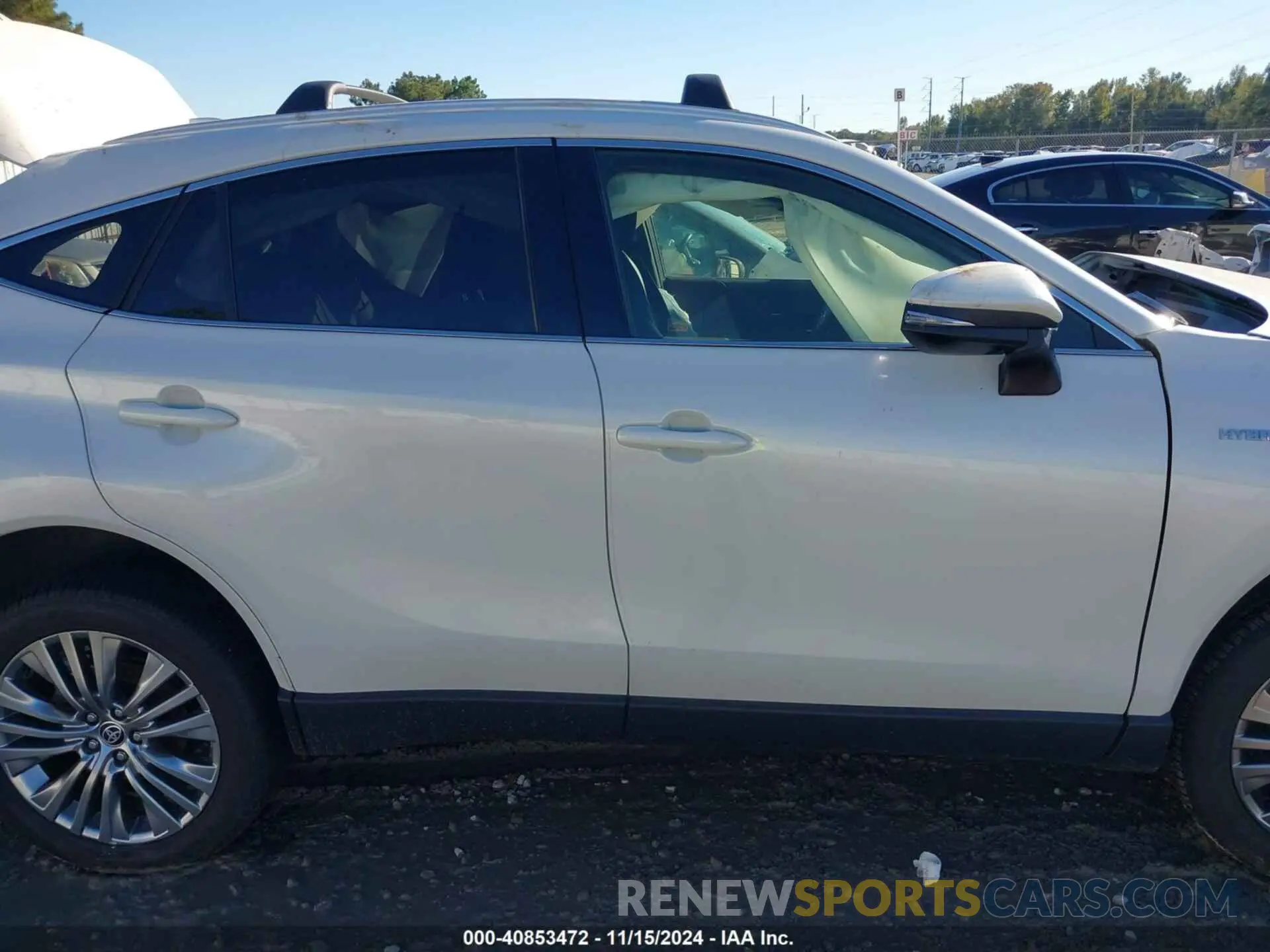 13 Photograph of a damaged car JTEAAAAH4MJ054716 TOYOTA VENZA 2021