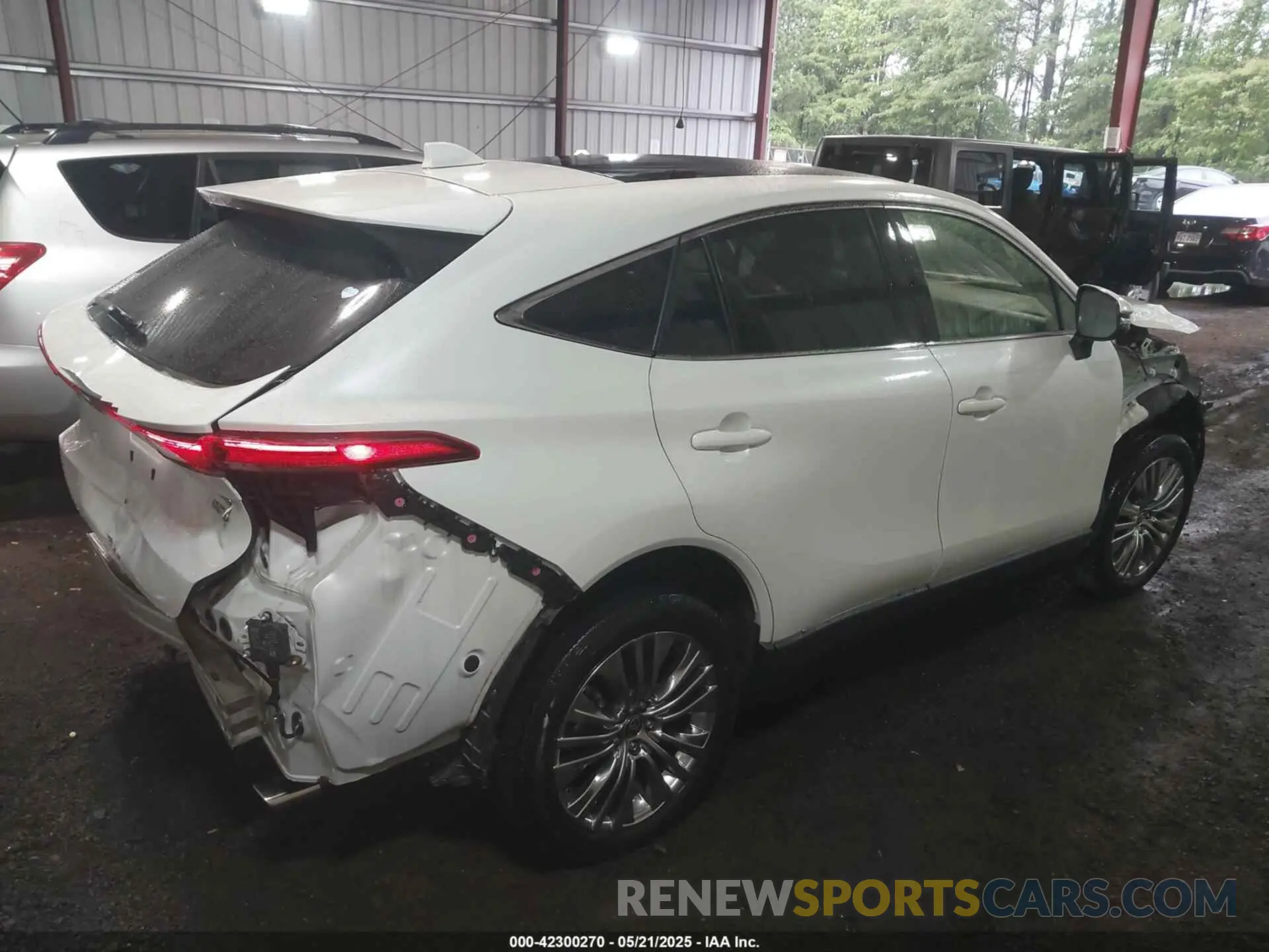 4 Photograph of a damaged car JTEAAAAH5MJ010949 TOYOTA VENZA 2021