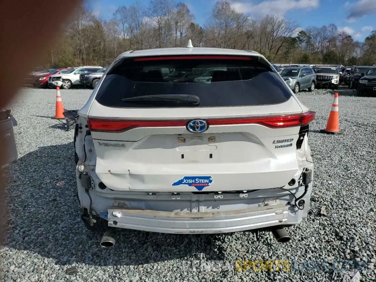 6 Photograph of a damaged car JTEAAAAH5MJ044129 TOYOTA VENZA 2021
