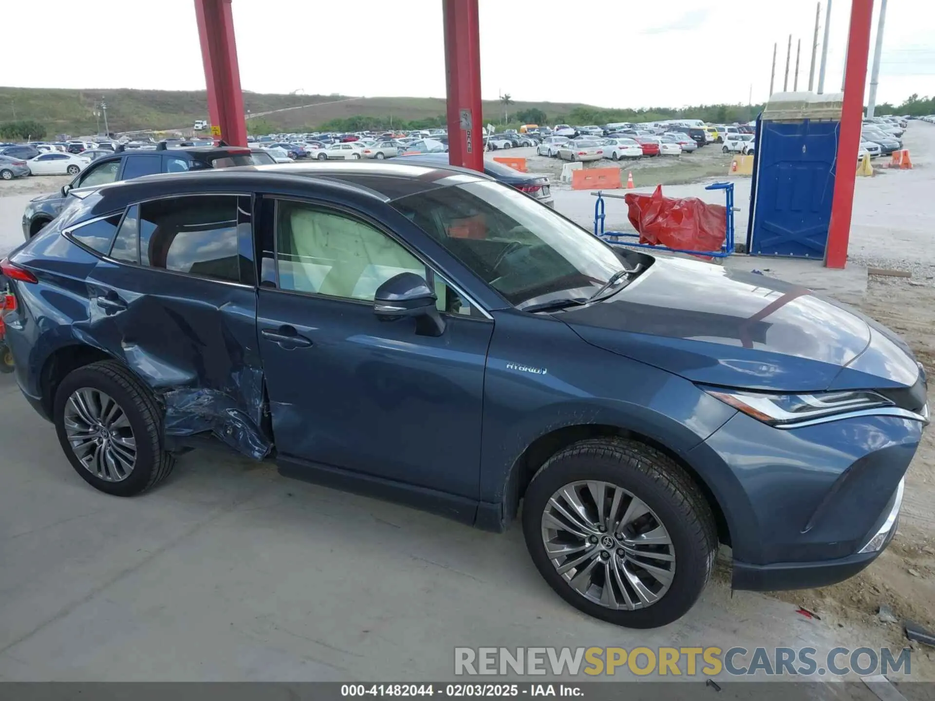 13 Photograph of a damaged car JTEAAAAH6MJ012502 TOYOTA VENZA 2021