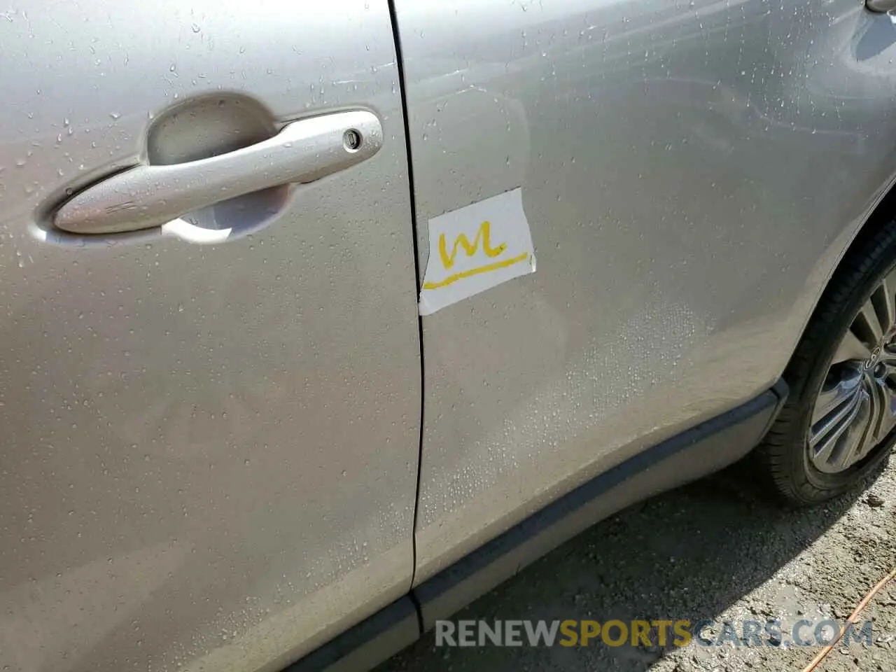 13 Photograph of a damaged car JTEAAAAH6MJ046021 TOYOTA VENZA 2021