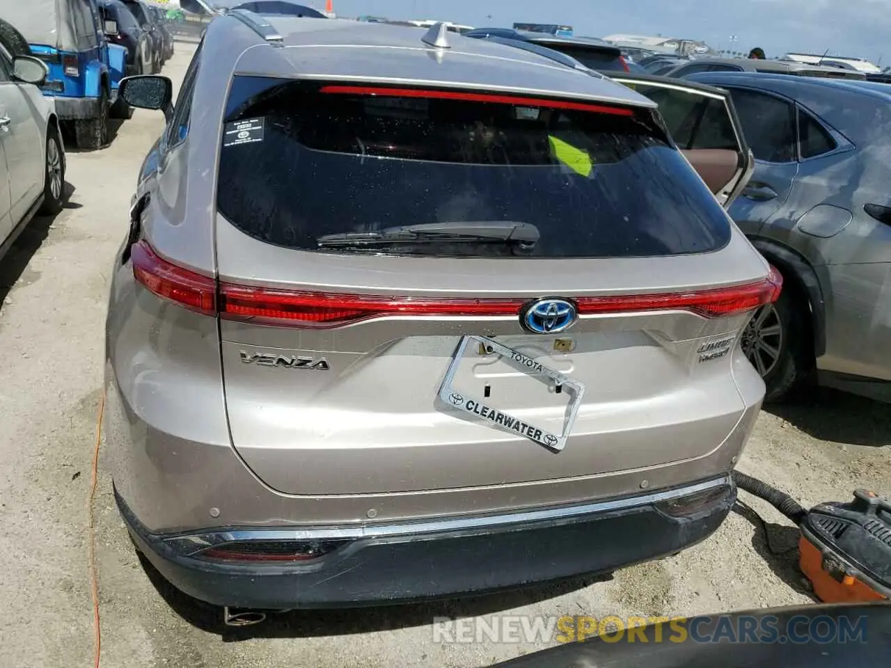 6 Photograph of a damaged car JTEAAAAH6MJ046021 TOYOTA VENZA 2021