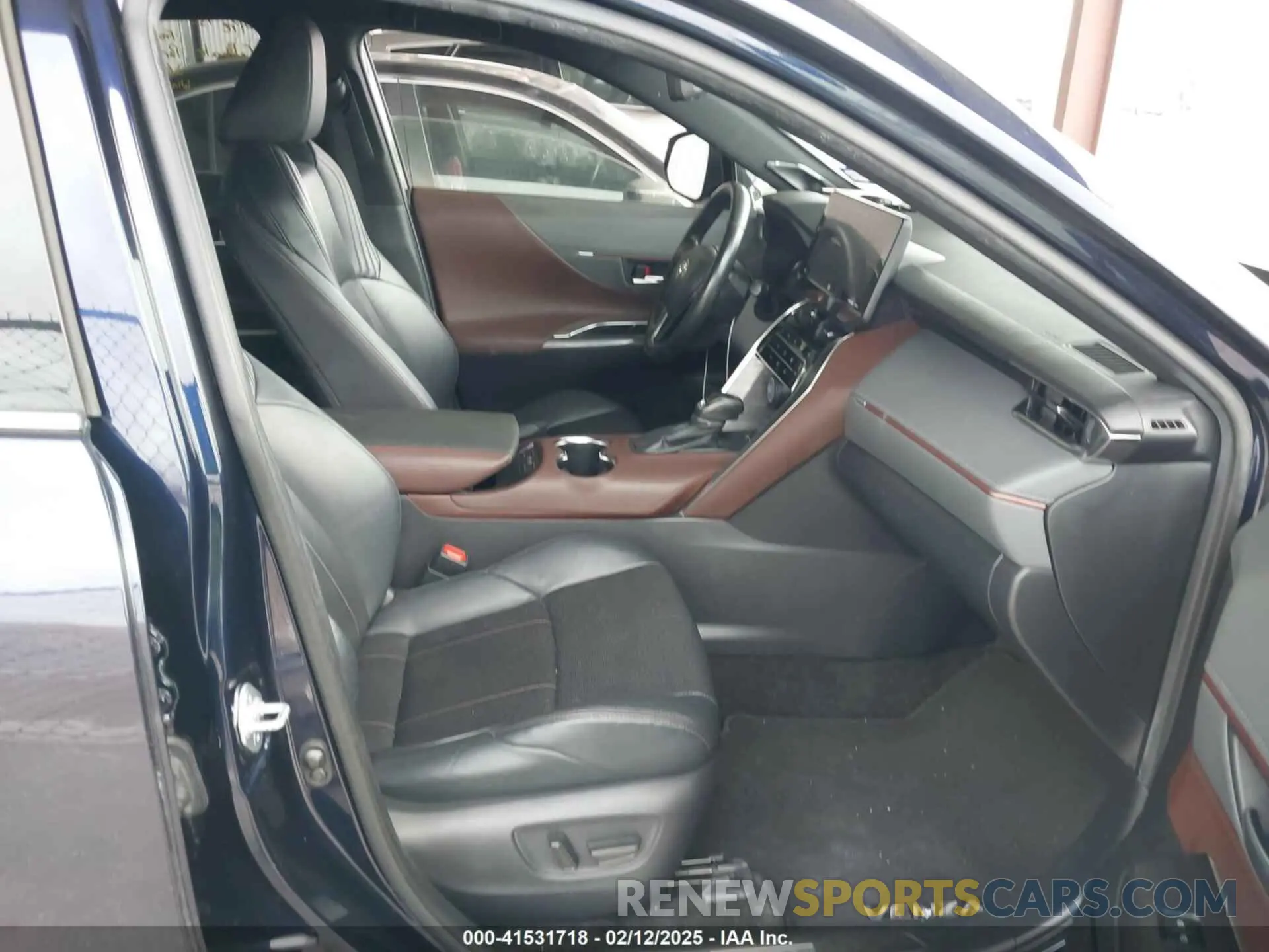 5 Photograph of a damaged car JTEAAAAH7MJ008247 TOYOTA VENZA 2021