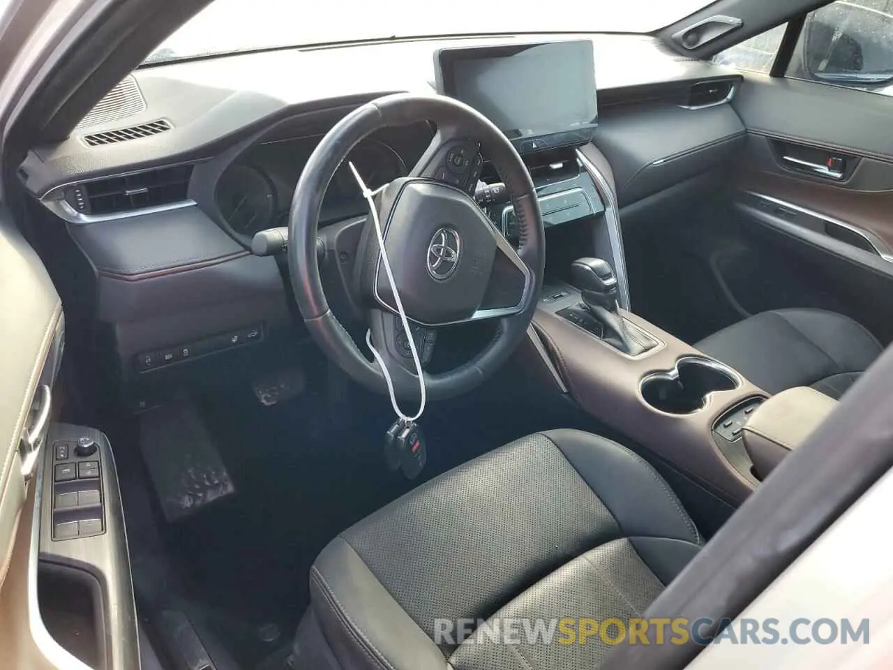 8 Photograph of a damaged car JTEAAAAH7MJ059263 TOYOTA VENZA 2021