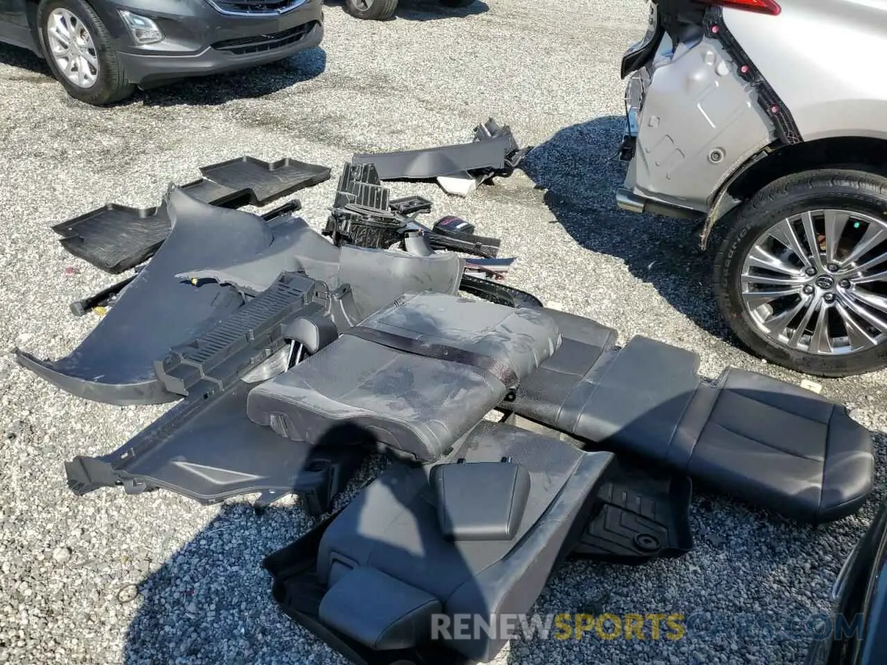 13 Photograph of a damaged car JTEAAAAH8MJ006393 TOYOTA VENZA 2021