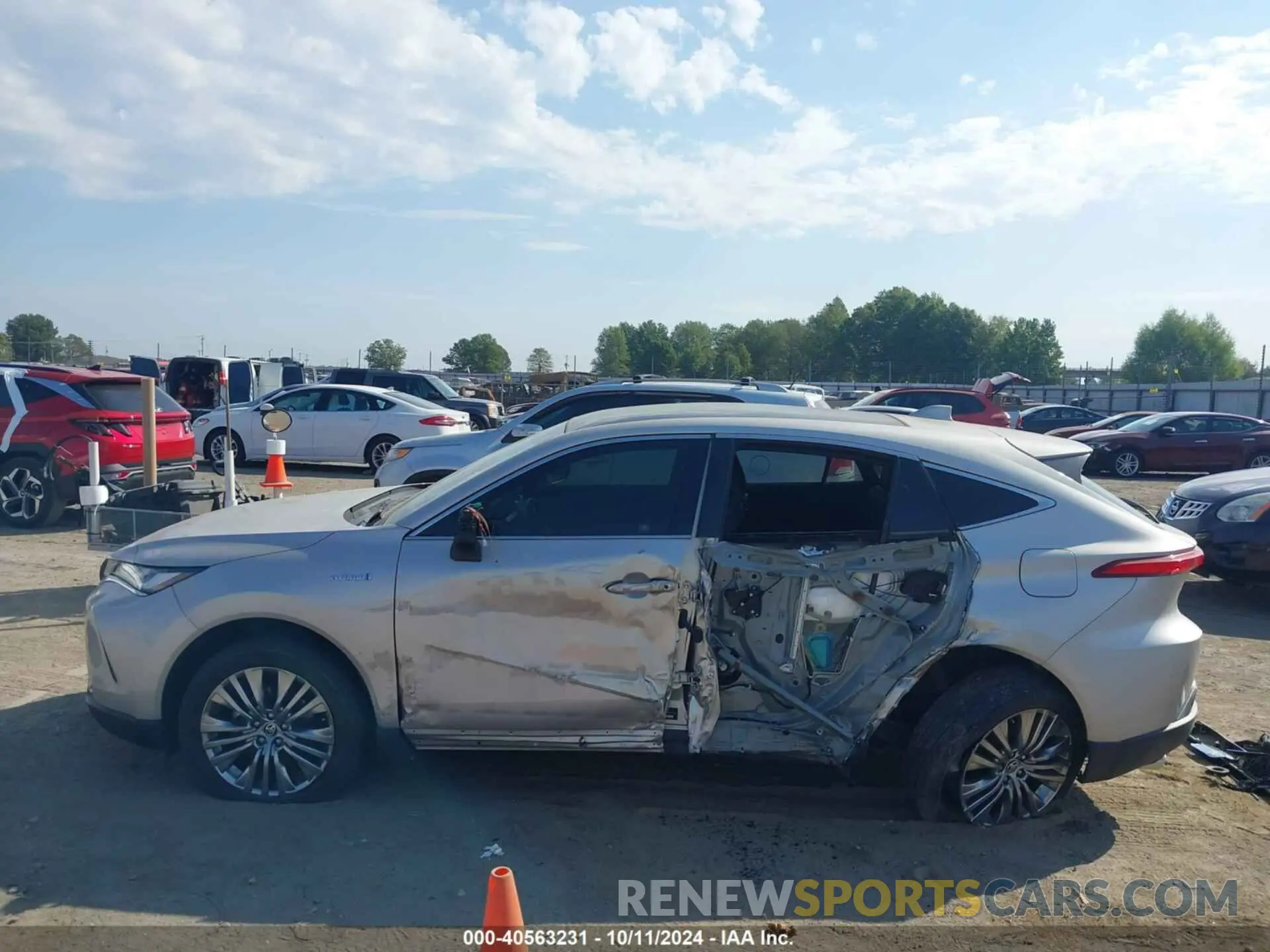 15 Photograph of a damaged car JTEAAAAH8MJ023422 TOYOTA VENZA 2021