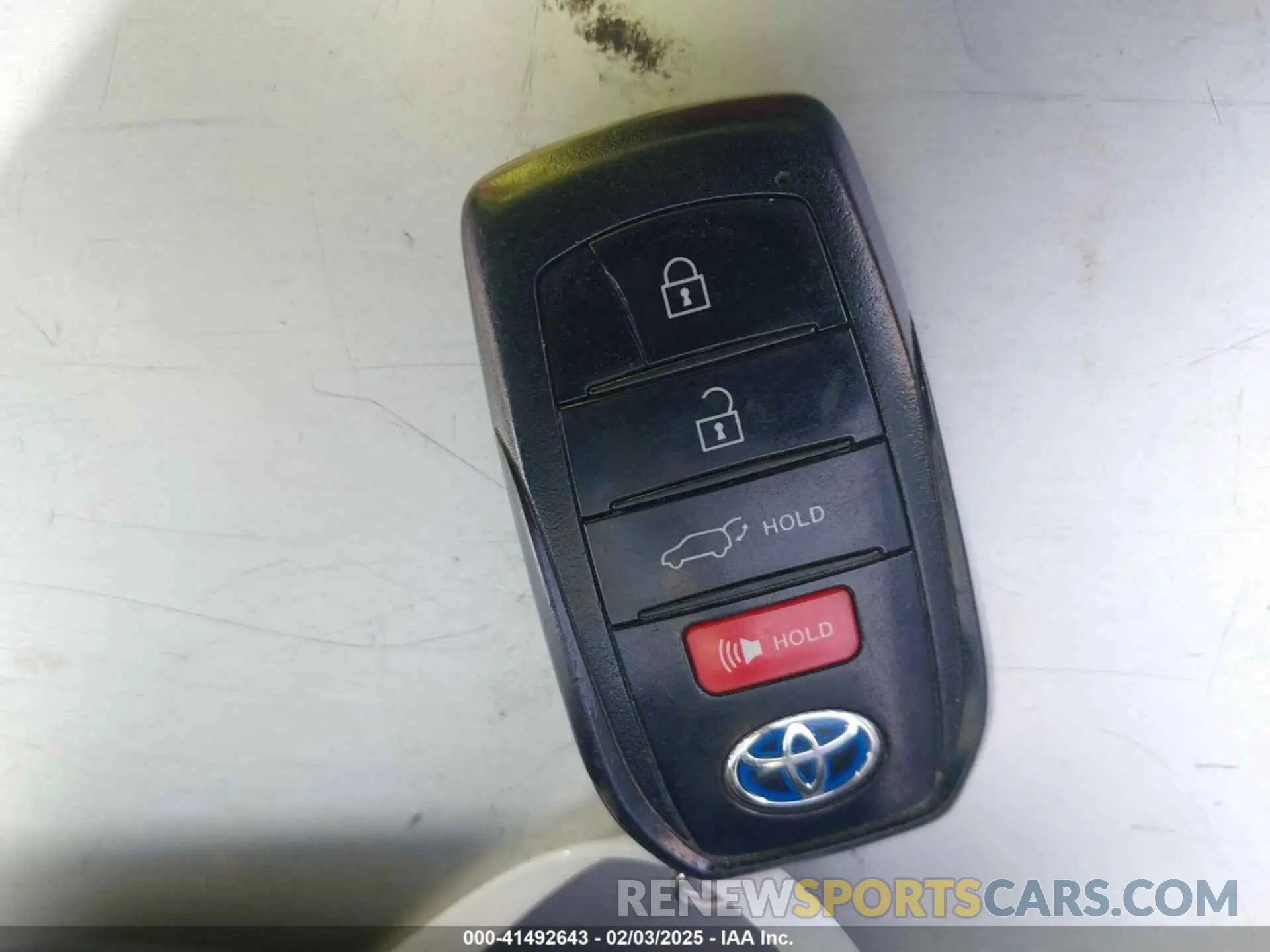 11 Photograph of a damaged car JTEAAAAH8MJ031018 TOYOTA VENZA 2021