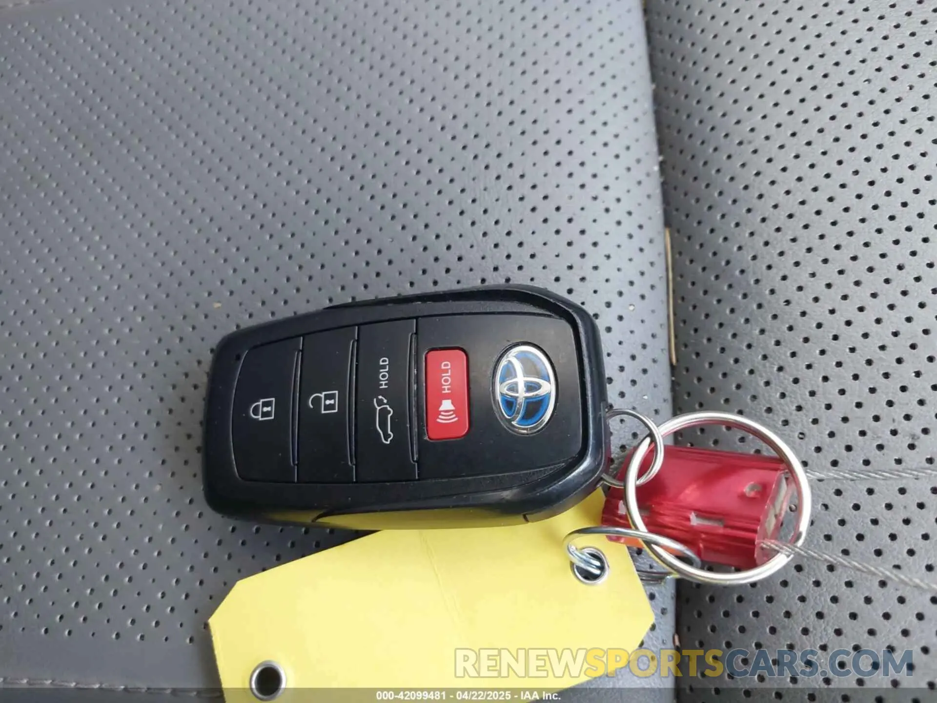 11 Photograph of a damaged car JTEAAAAH8MJ060065 TOYOTA VENZA 2021