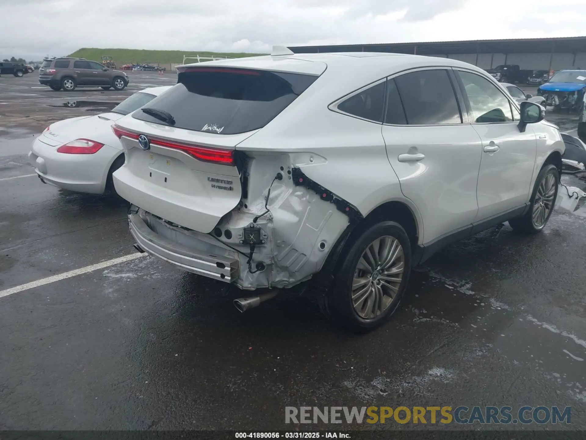 4 Photograph of a damaged car JTEAAAAH9MJ025535 TOYOTA VENZA 2021