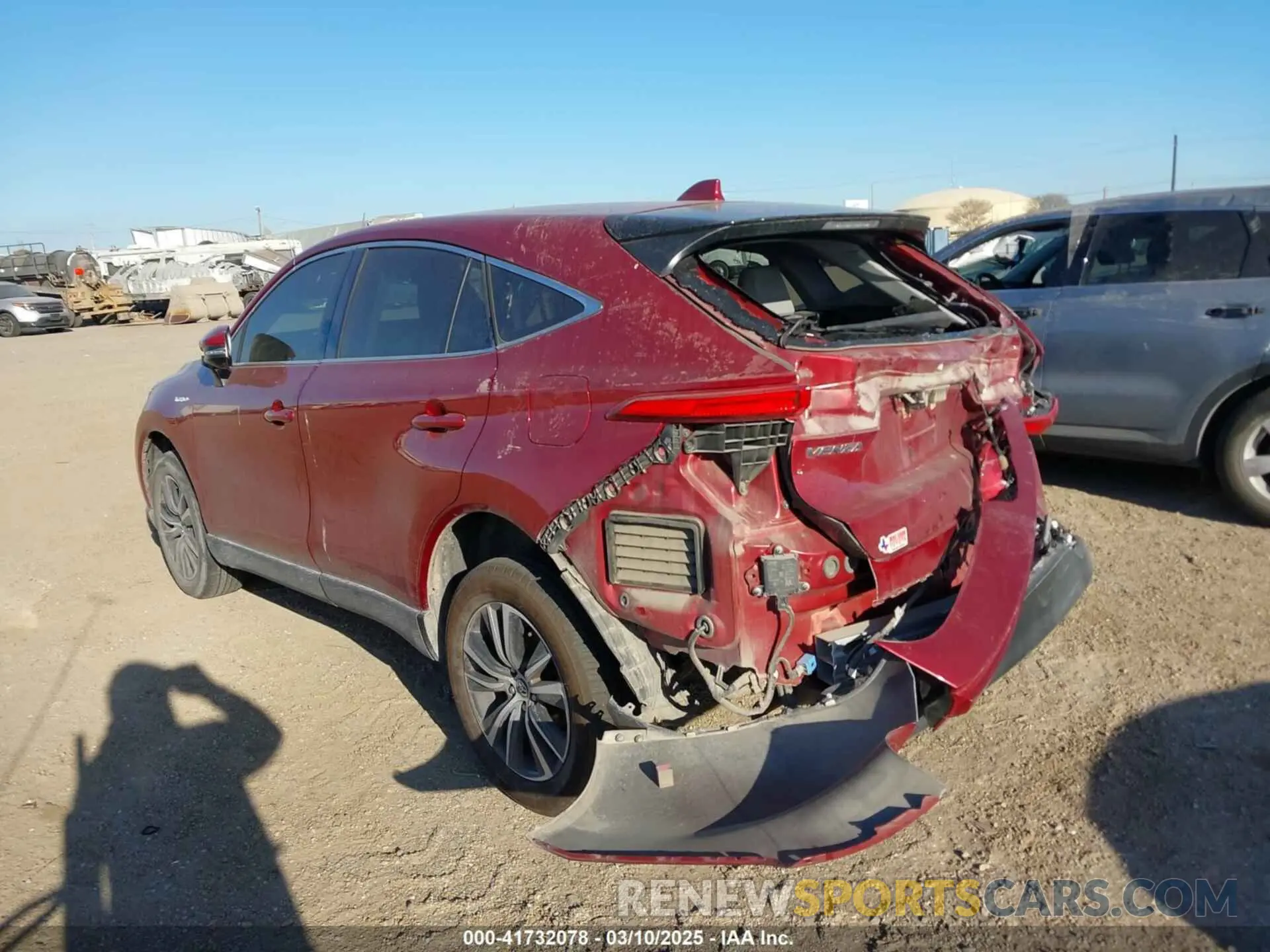 14 Photograph of a damaged car JTEAAAAH9MJ049365 TOYOTA VENZA 2021