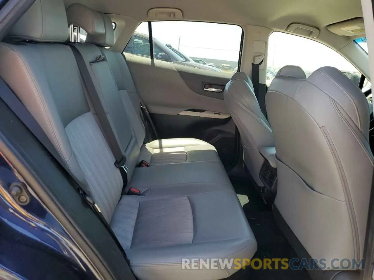 11 Photograph of a damaged car JTEAAAAHXMJ031036 TOYOTA VENZA 2021