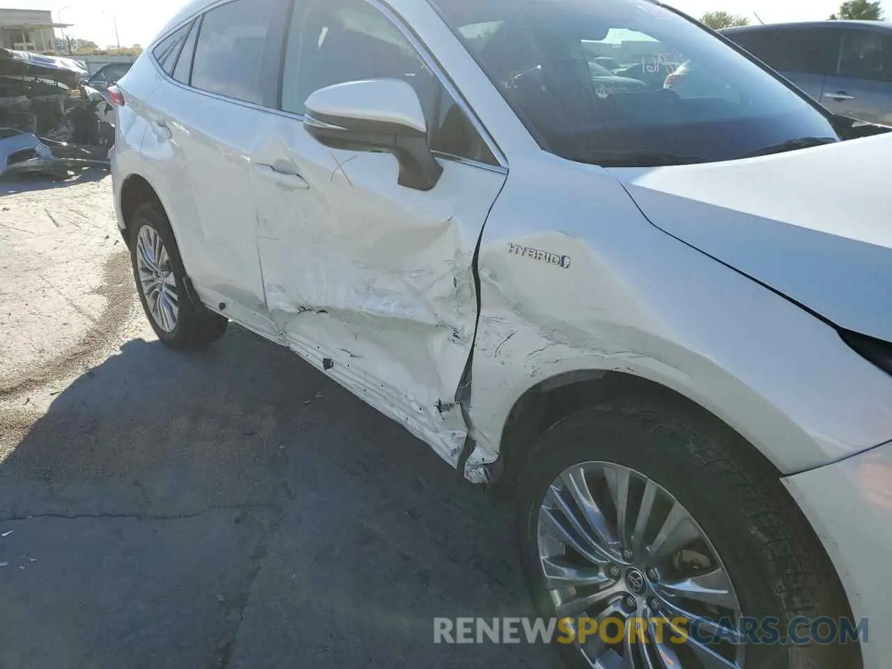 9 Photograph of a damaged car JTEAAAAHXMJ052288 TOYOTA VENZA 2021