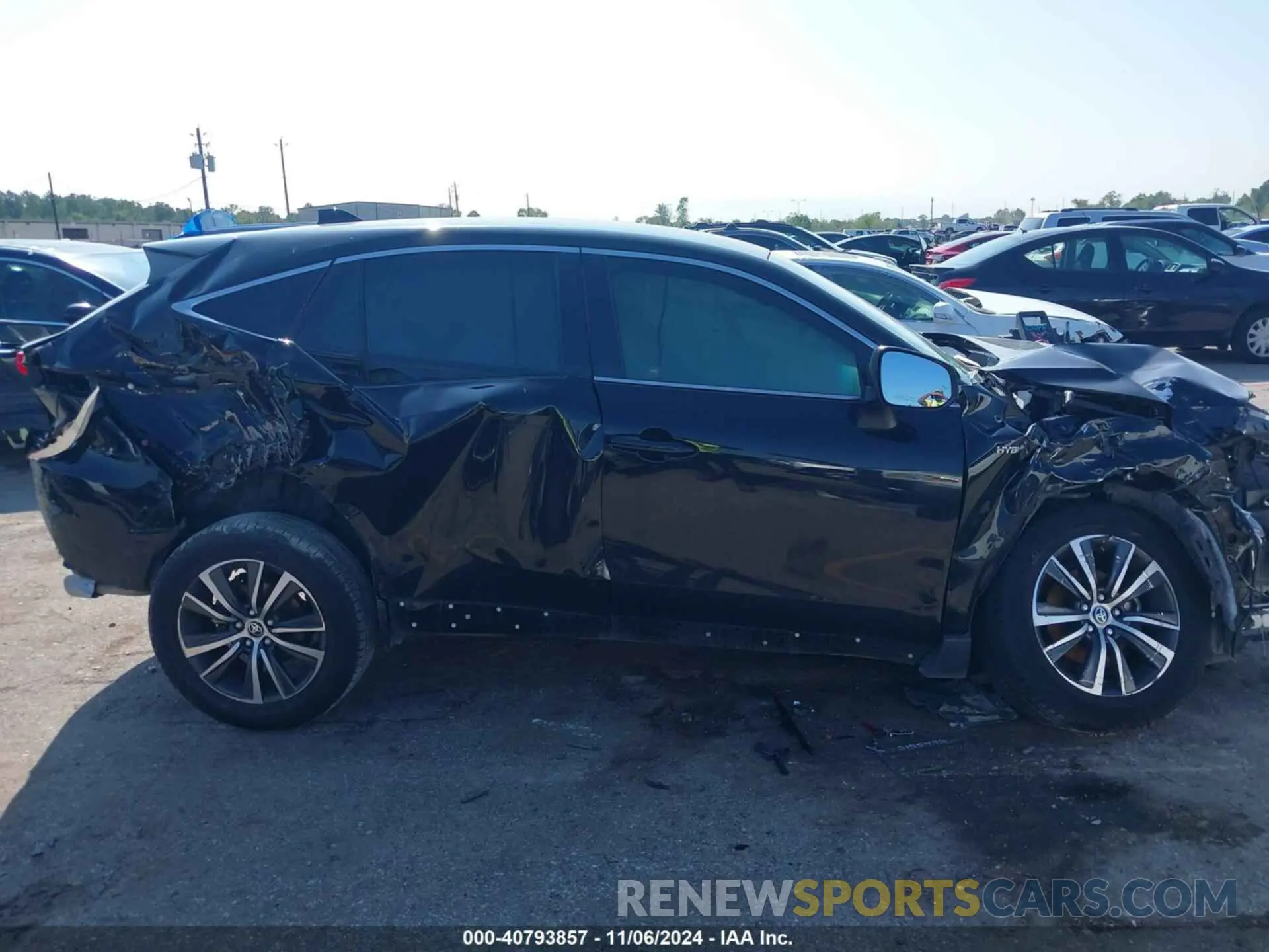 13 Photograph of a damaged car JTEAAAAHXMJ068488 TOYOTA VENZA 2021