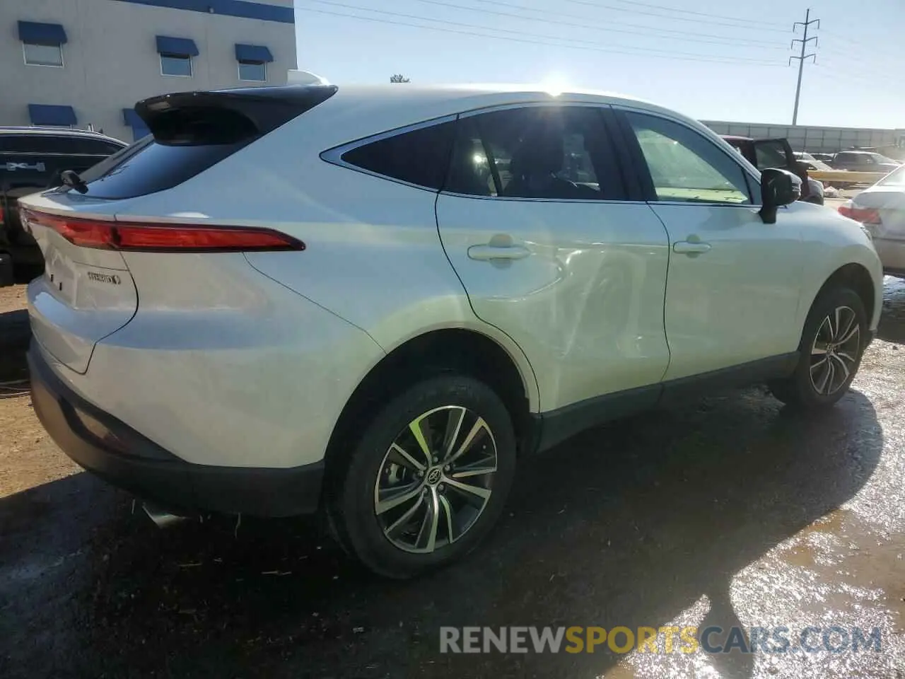 3 Photograph of a damaged car JTEAAAAH0NJ103931 TOYOTA VENZA 2022