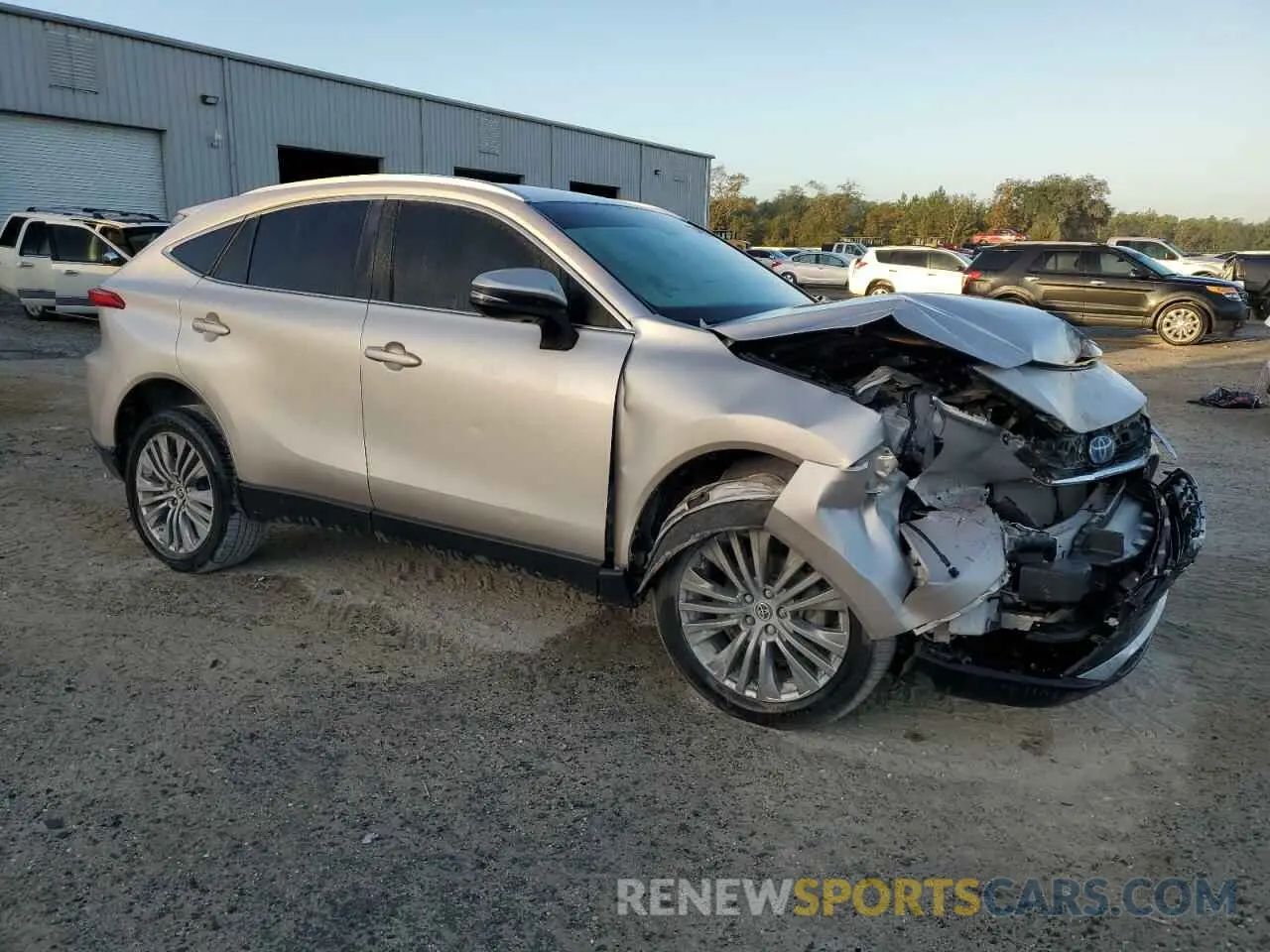 4 Photograph of a damaged car JTEAAAAH4NJ114589 TOYOTA VENZA 2022