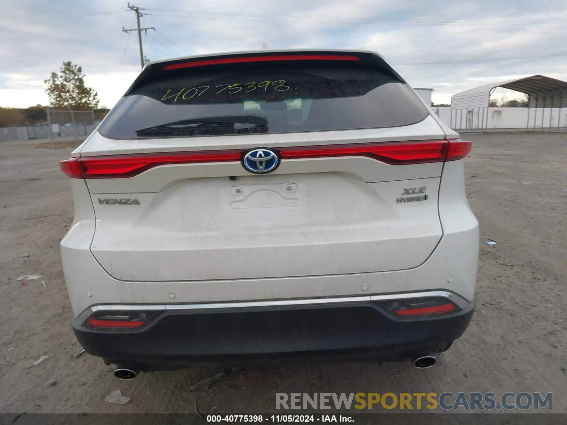 16 Photograph of a damaged car JTEAAAAH4NJ115046 TOYOTA VENZA 2022