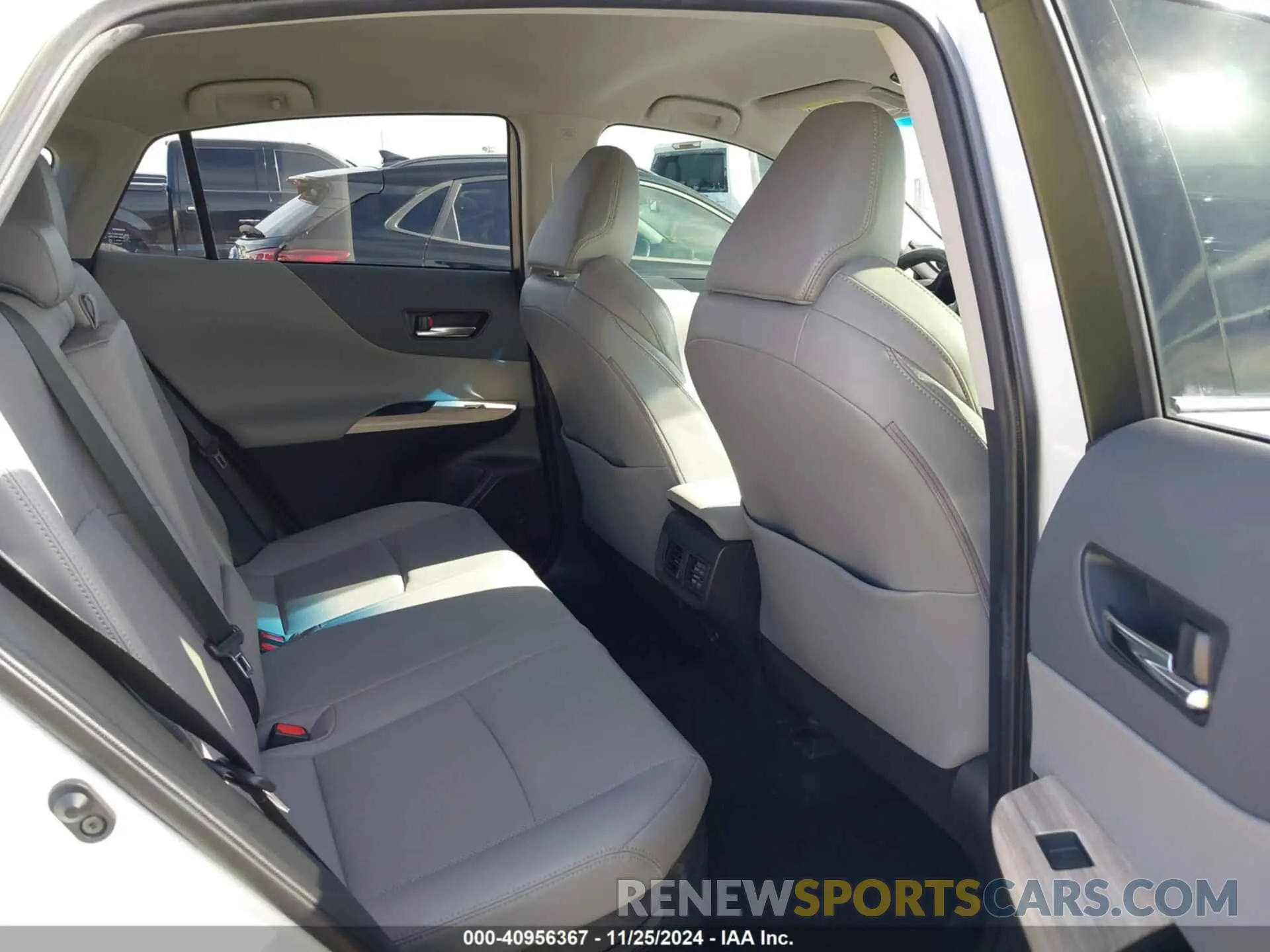 8 Photograph of a damaged car JTEAAAAH5NJ098614 TOYOTA VENZA 2022