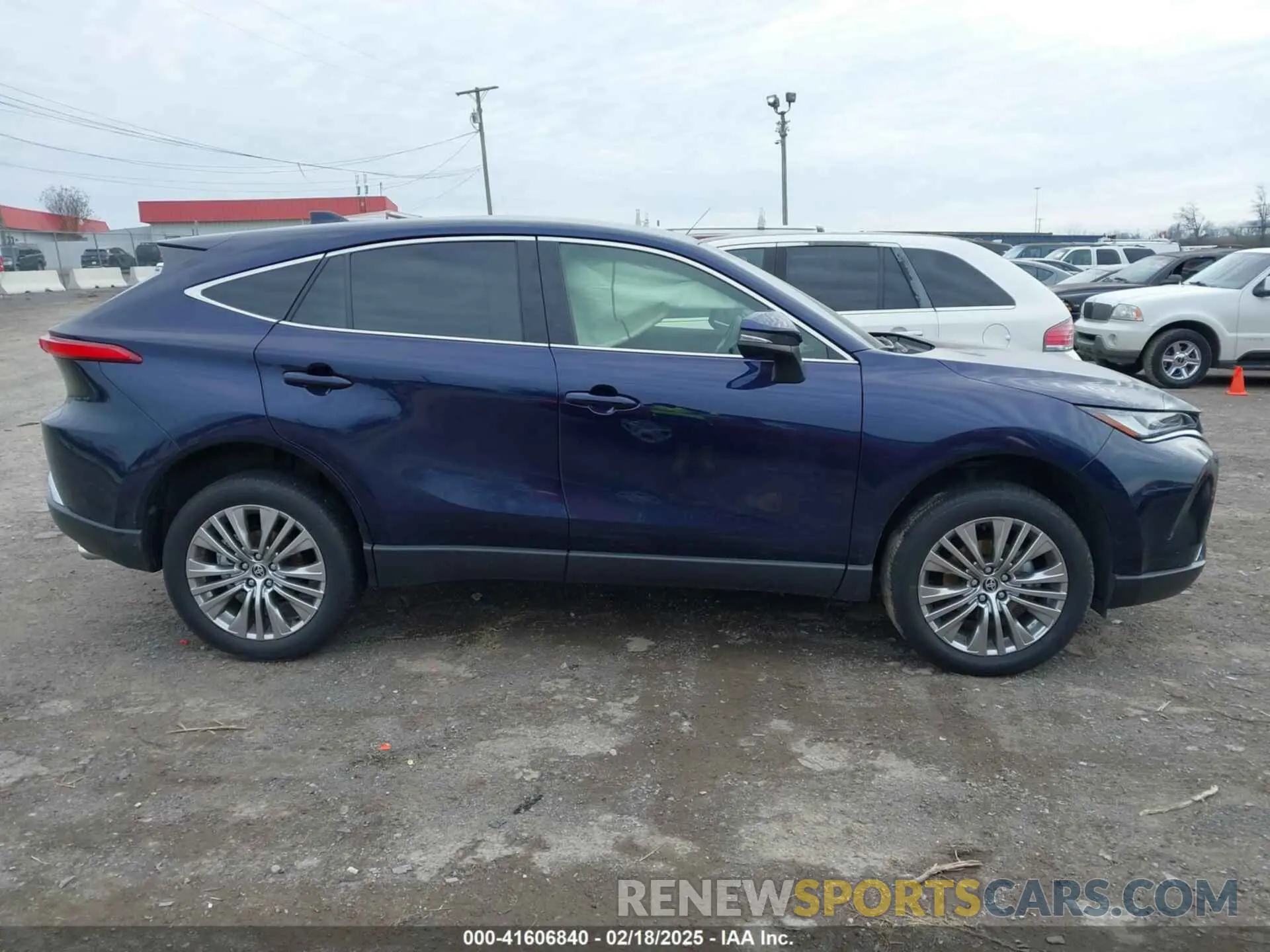 13 Фотография поврежденного автомобиля JTEAAAAH5NJ108042 TOYOTA VENZA 2022