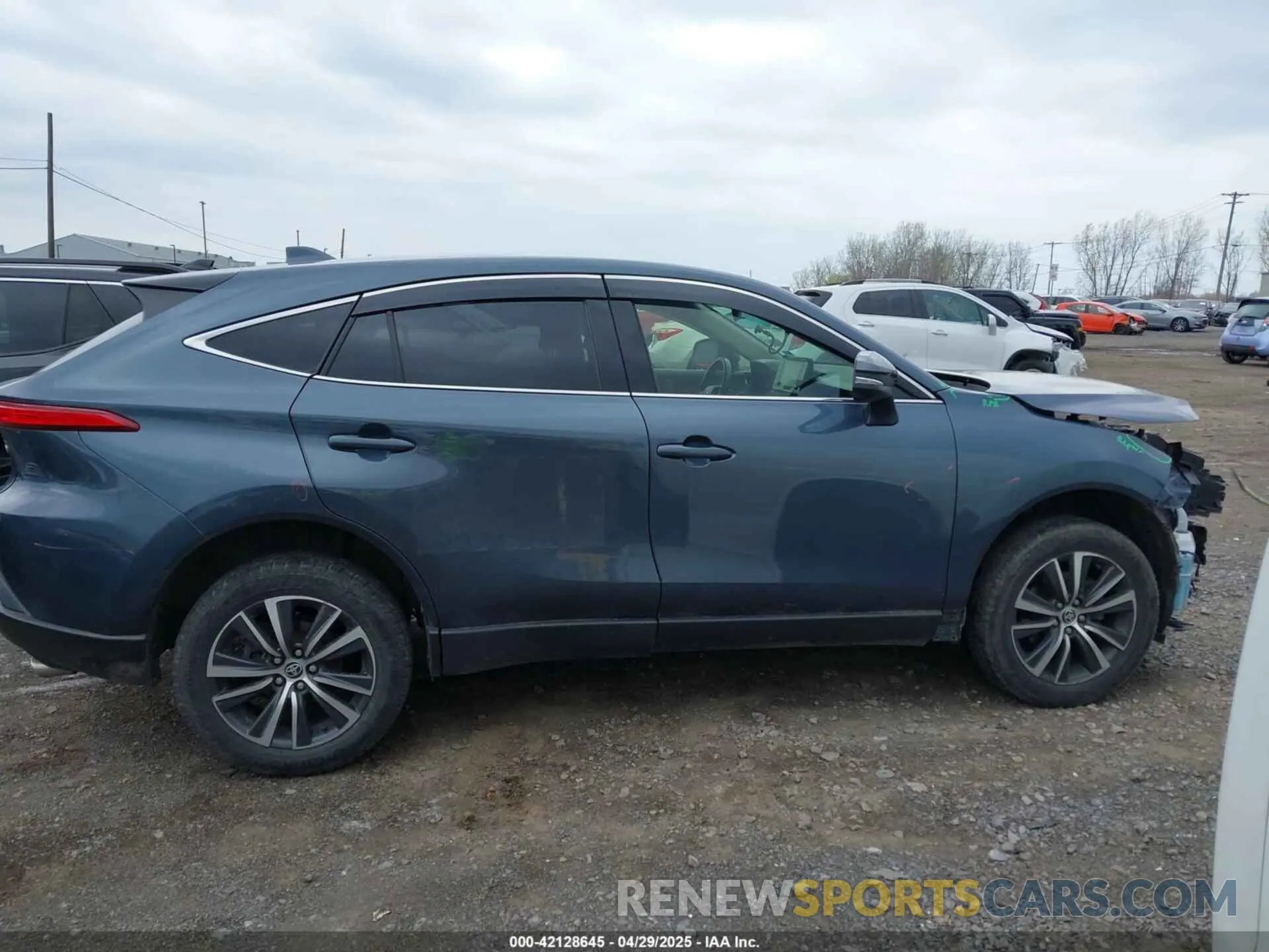 13 Фотография поврежденного автомобиля JTEAAAAH8NJ092371 TOYOTA VENZA 2022