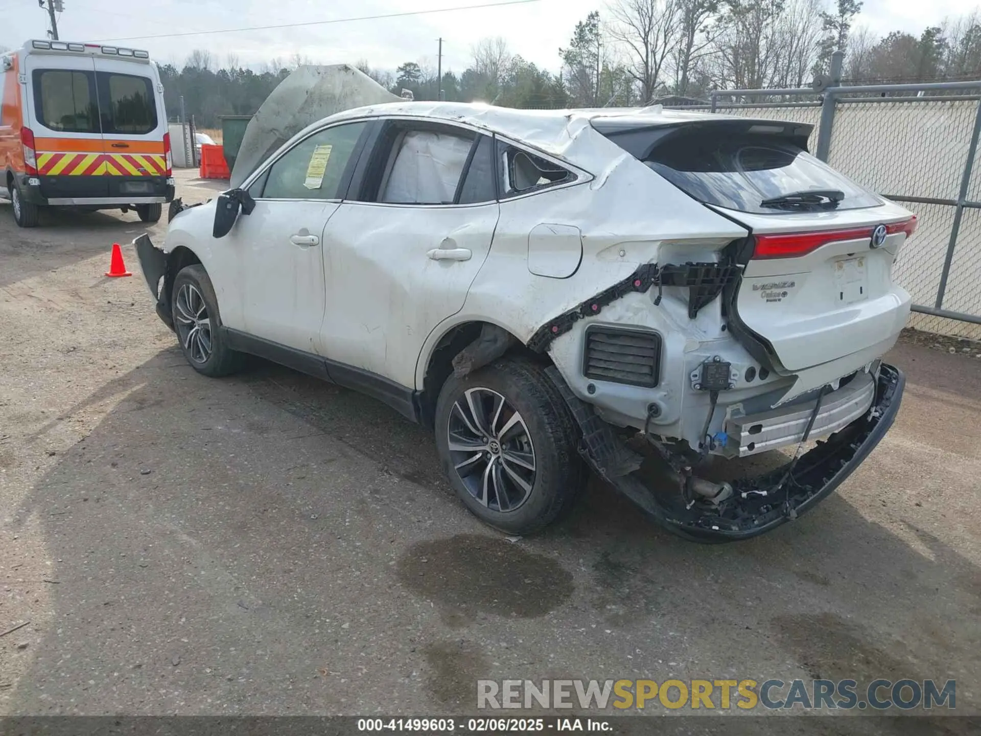 3 Photograph of a damaged car JTEAAAAHXNJ110076 TOYOTA VENZA 2022