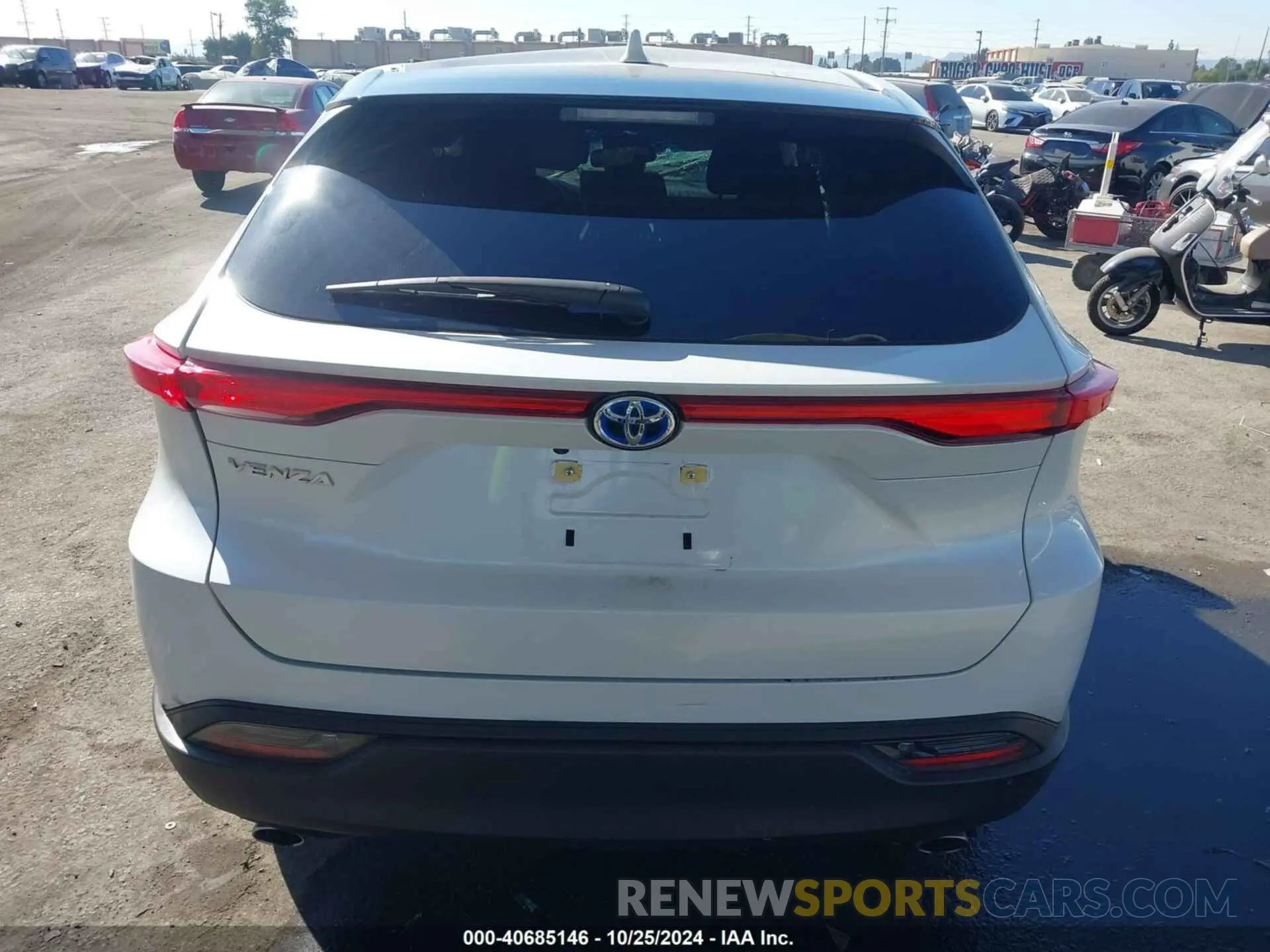16 Photograph of a damaged car JTEAAAAH0PJ127438 TOYOTA VENZA 2023