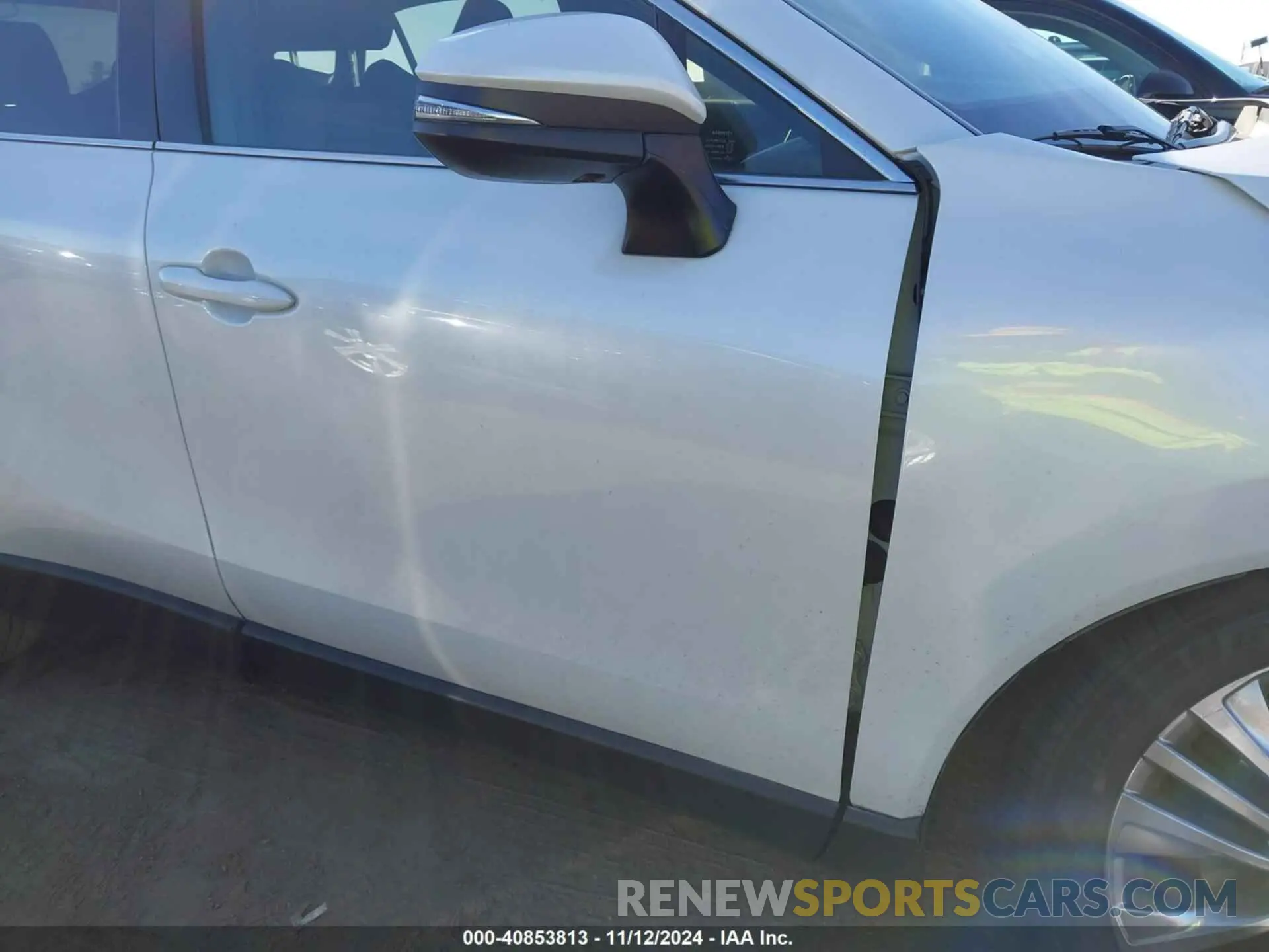 17 Photograph of a damaged car JTEAAAAH1PJ128078 TOYOTA VENZA 2023