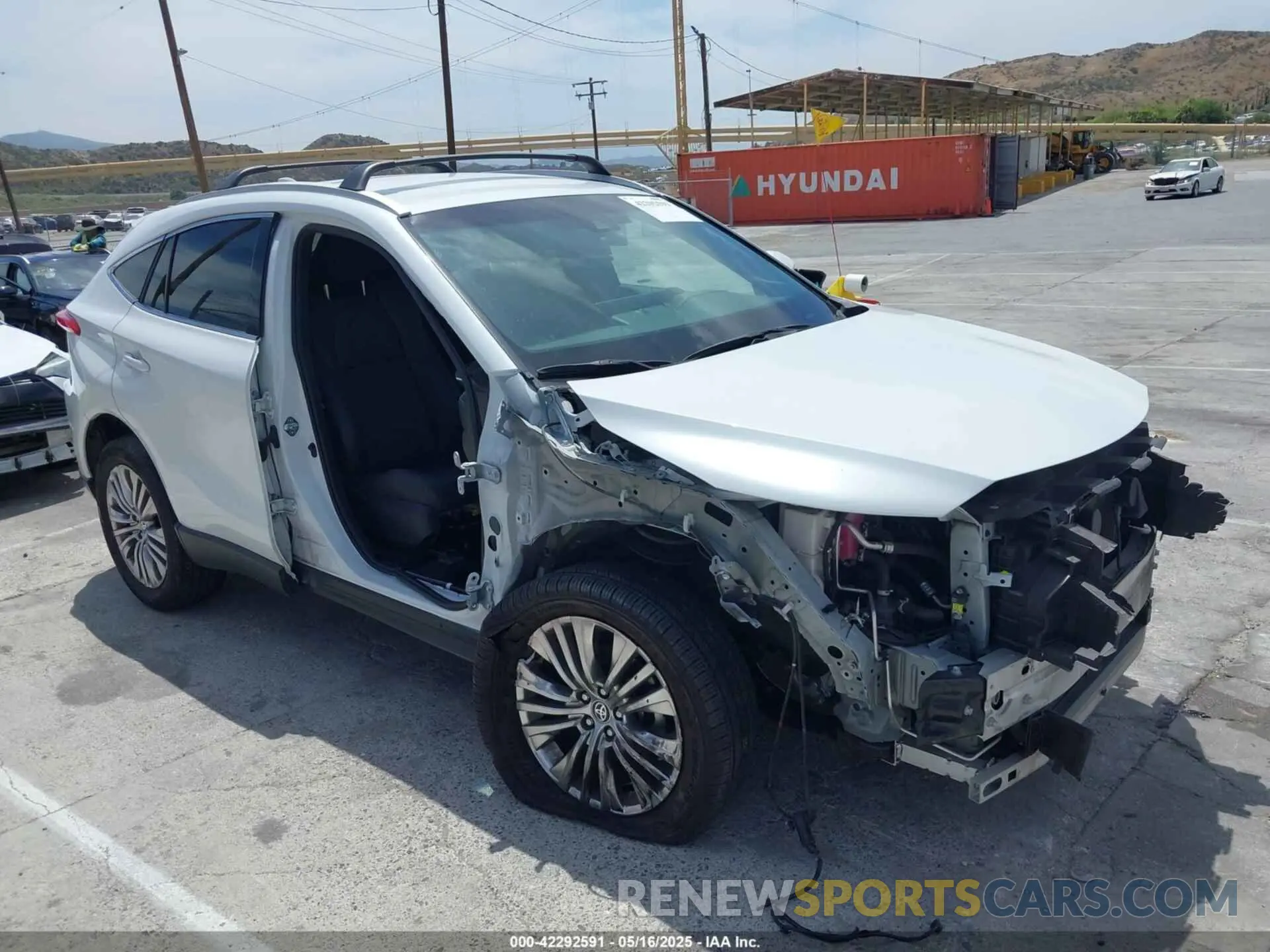 6 Photograph of a damaged car JTEAAAAH1PJ135399 TOYOTA VENZA 2023