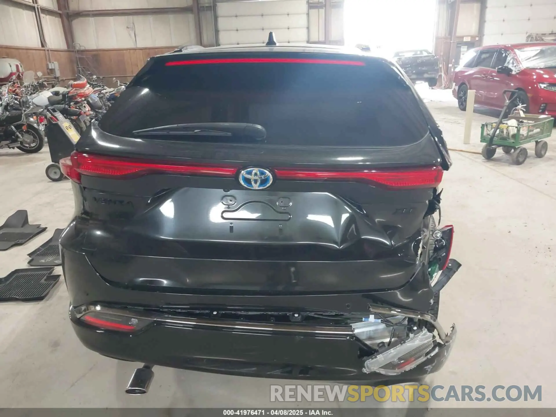 17 Photograph of a damaged car JTEAAAAH7PJ125721 TOYOTA VENZA 2023