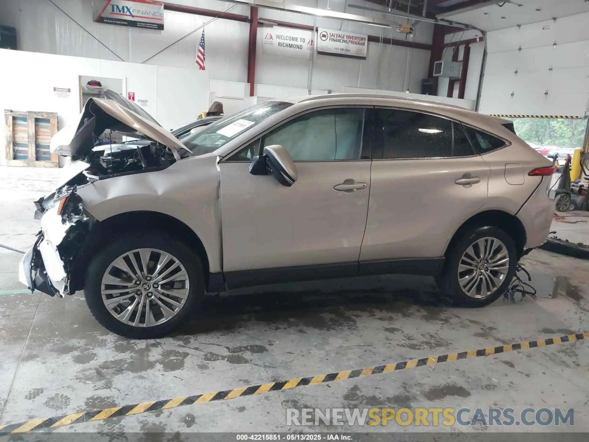 13 Фотография поврежденного автомобиля JTEAAAAH8PJ138283 TOYOTA VENZA 2023