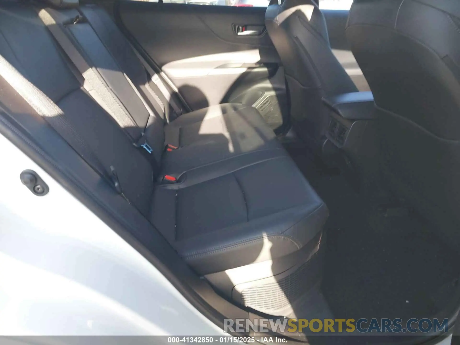 8 Photograph of a damaged car JTEAAAAH2RJ158676 TOYOTA VENZA 2024