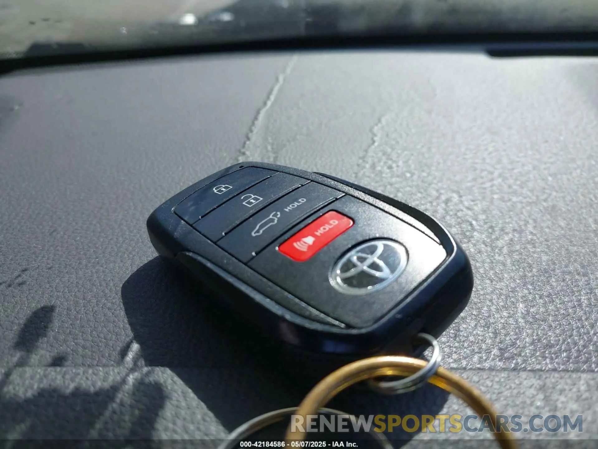 11 Photograph of a damaged car JTEAAAAH7RJ155305 TOYOTA VENZA 2024