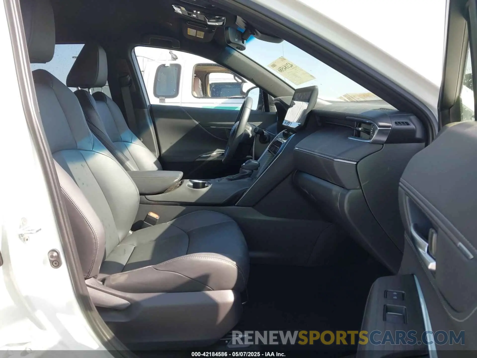 5 Photograph of a damaged car JTEAAAAH7RJ155305 TOYOTA VENZA 2024