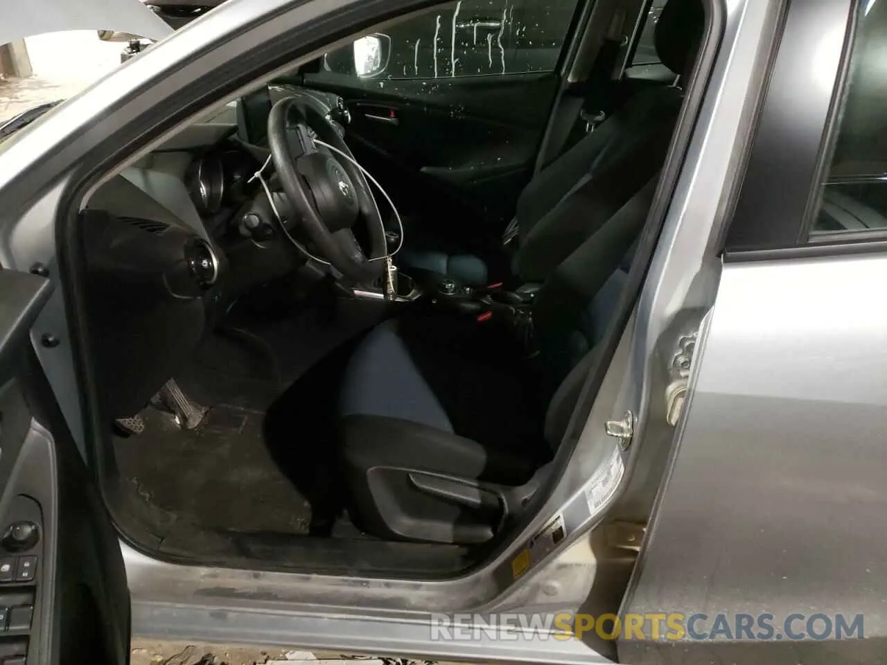 7 Фотография поврежденного автомобиля 3MYDLBYV0KY503347 TOYOTA YARIS 2019