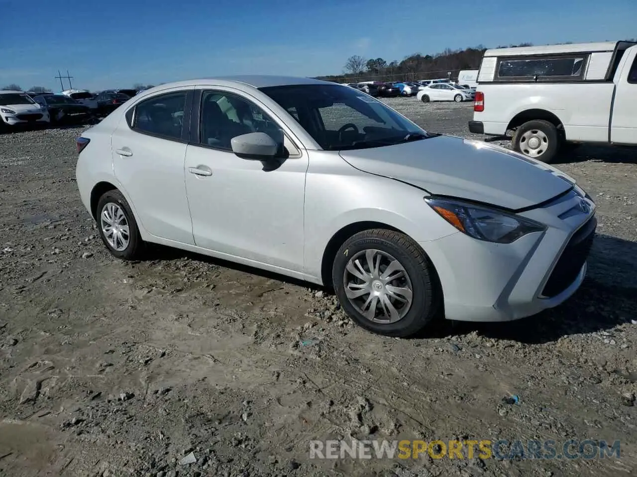 4 Фотография поврежденного автомобиля 3MYDLBYV0KY505938 TOYOTA YARIS 2019