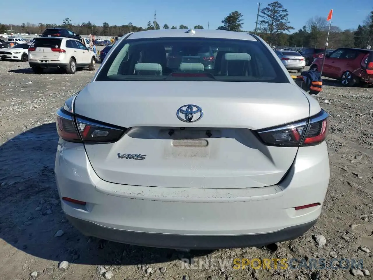 6 Фотография поврежденного автомобиля 3MYDLBYV0KY505938 TOYOTA YARIS 2019