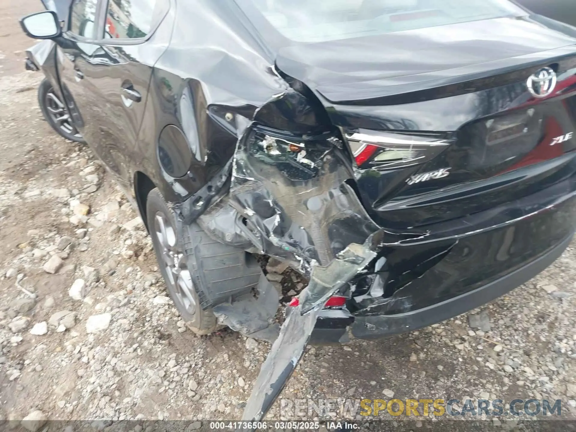 17 Photograph of a damaged car 3MYDLBYV0KY510167 TOYOTA YARIS 2019