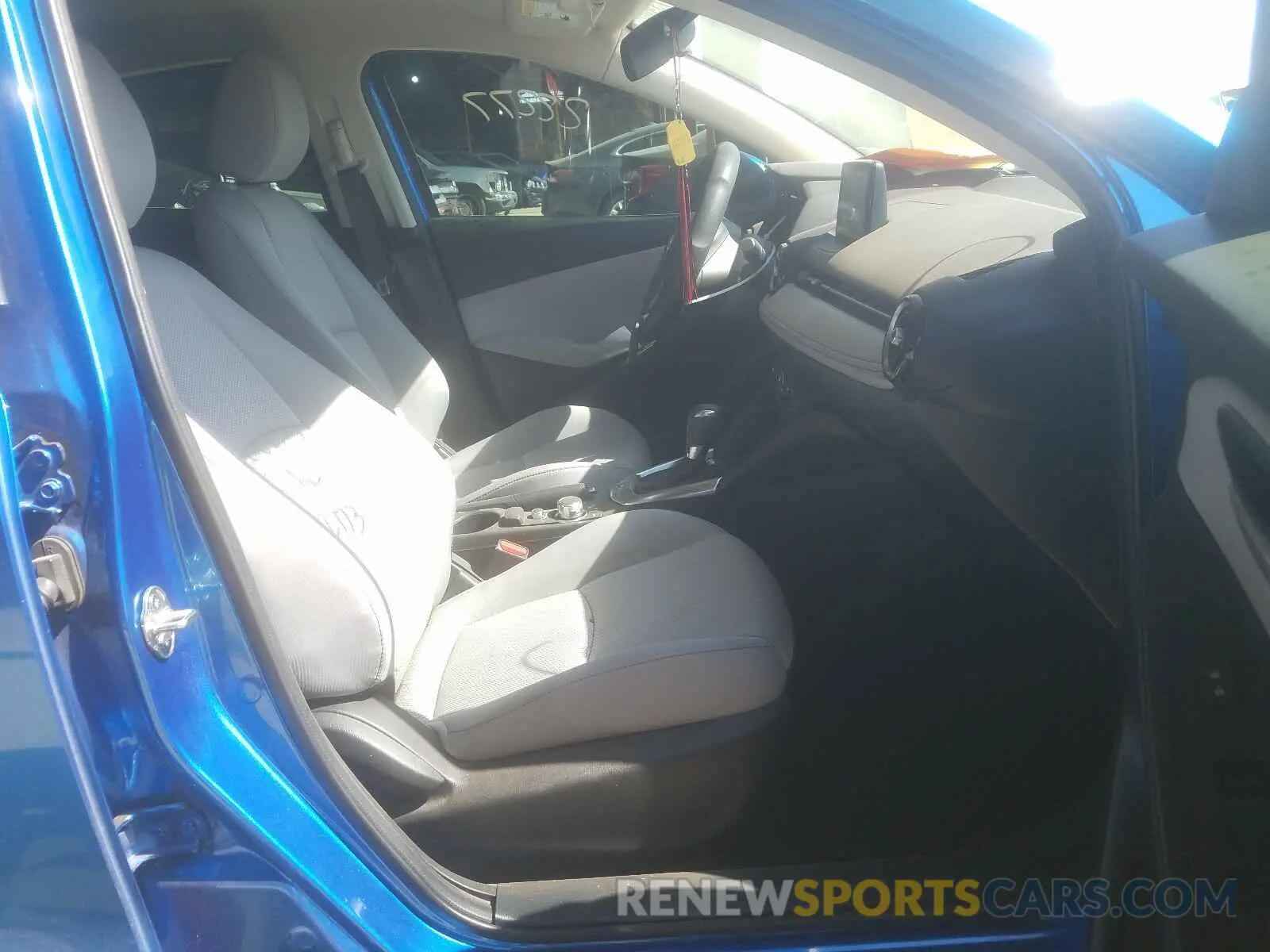 5 Photograph of a damaged car 3MYDLBYV0KY519791 TOYOTA YARIS 2019