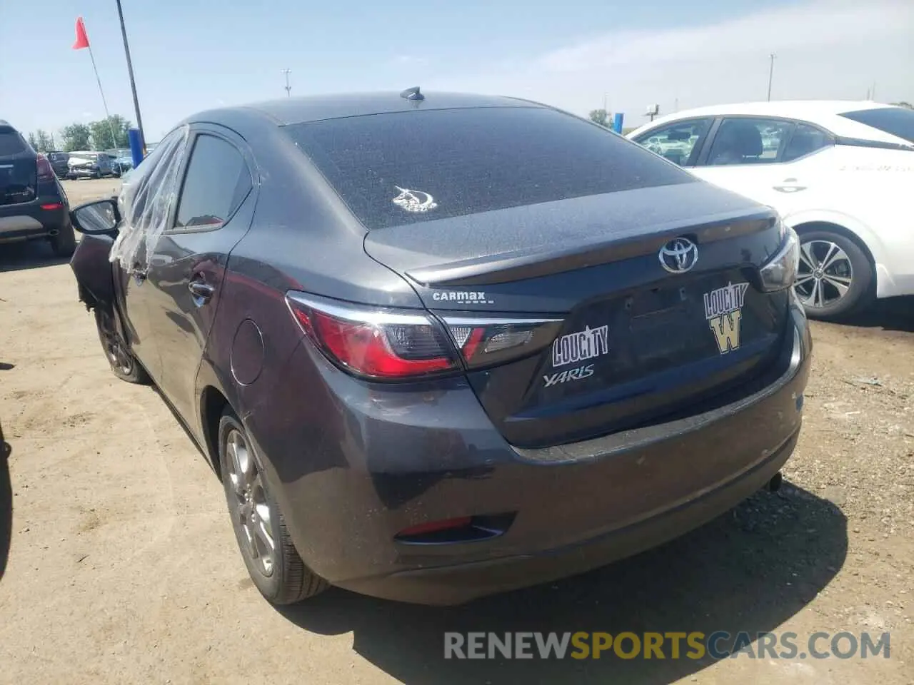 3 Фотография поврежденного автомобиля 3MYDLBYV0KY520052 TOYOTA YARIS 2019
