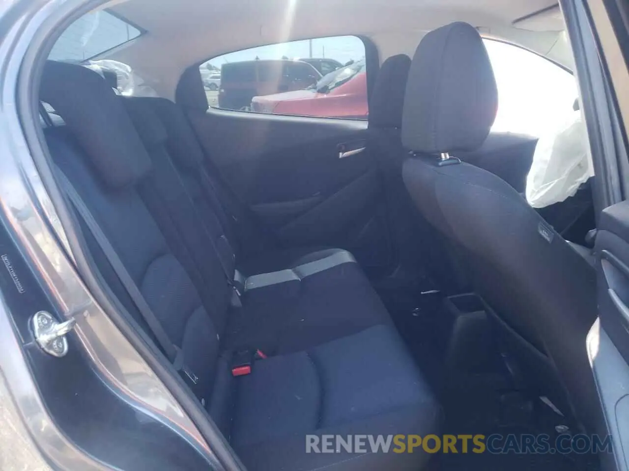6 Фотография поврежденного автомобиля 3MYDLBYV0KY520052 TOYOTA YARIS 2019