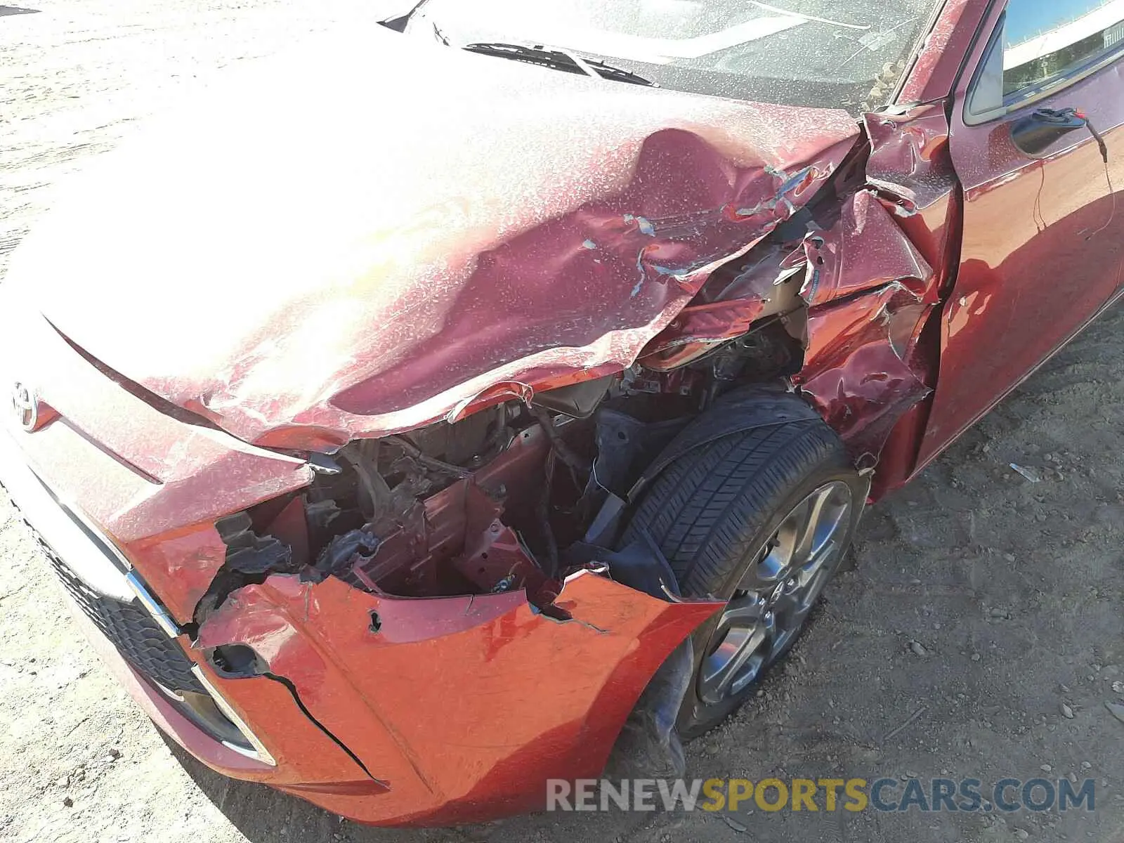 9 Photograph of a damaged car 3MYDLBYV0KY522366 TOYOTA YARIS 2019