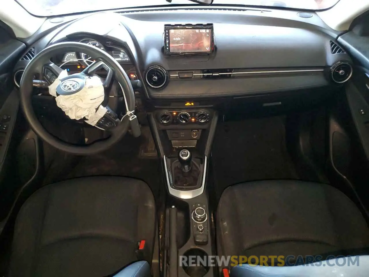 8 Photograph of a damaged car 3MYDLBYV0KY523470 TOYOTA YARIS 2019