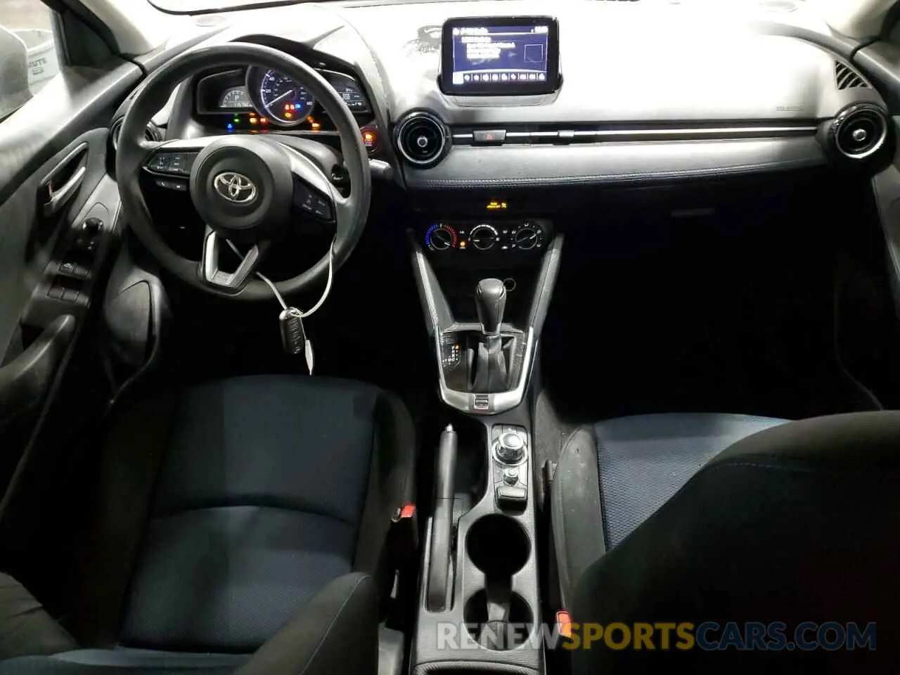 8 Photograph of a damaged car 3MYDLBYV0KY524179 TOYOTA YARIS 2019