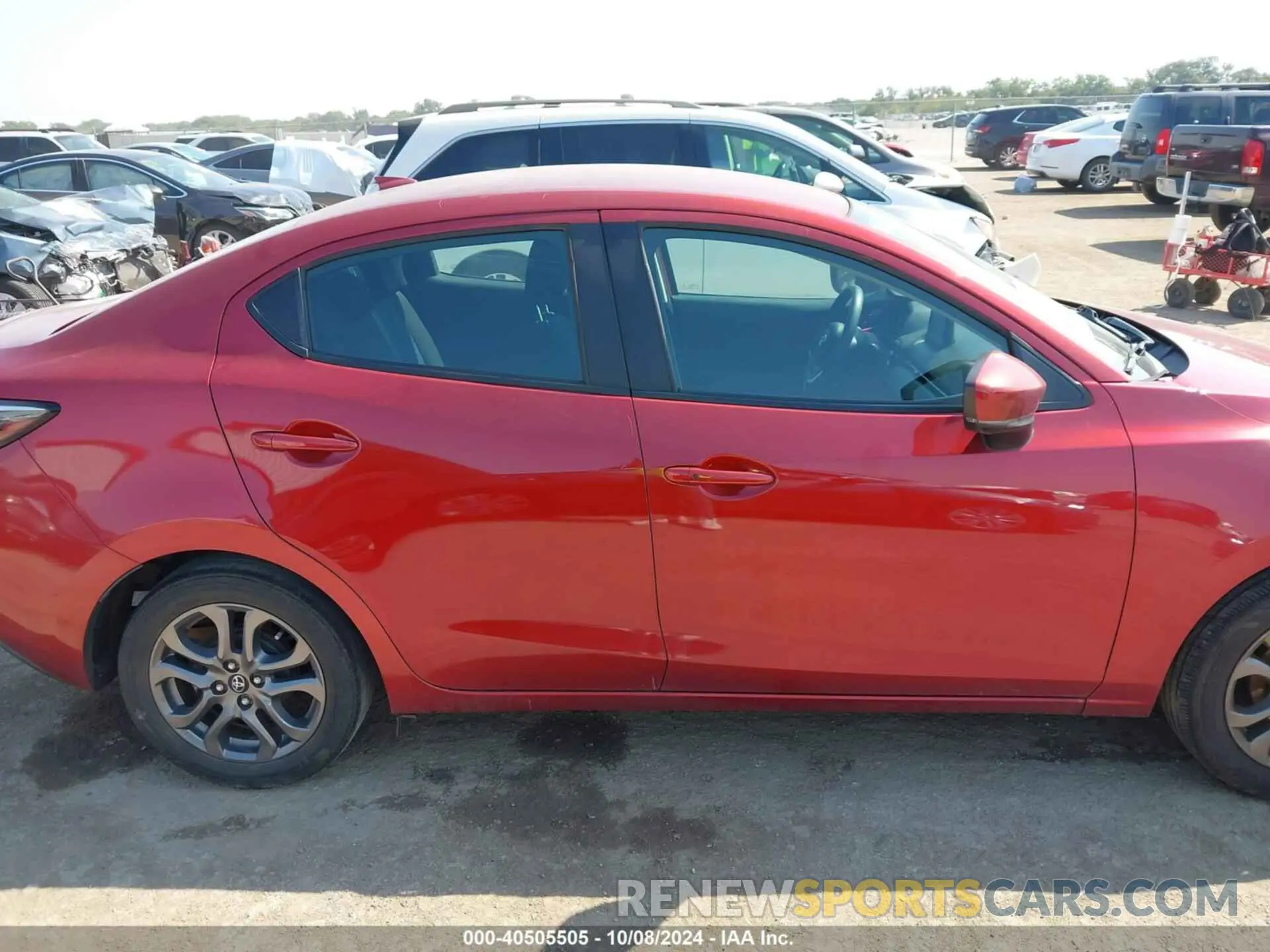 14 Photograph of a damaged car 3MYDLBYV0KY525073 TOYOTA YARIS 2019