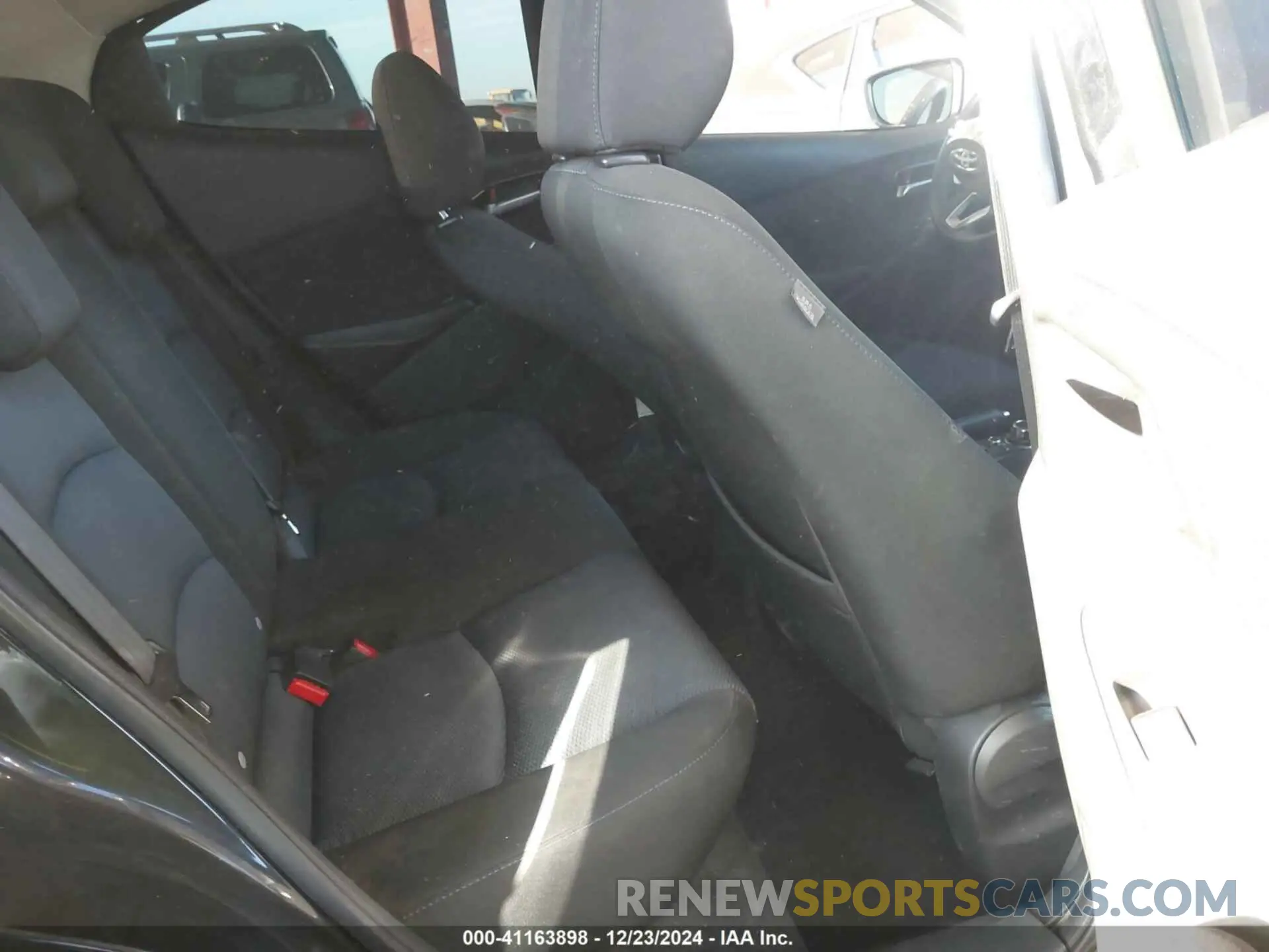 8 Photograph of a damaged car 3MYDLBYV1KY514955 TOYOTA YARIS 2019