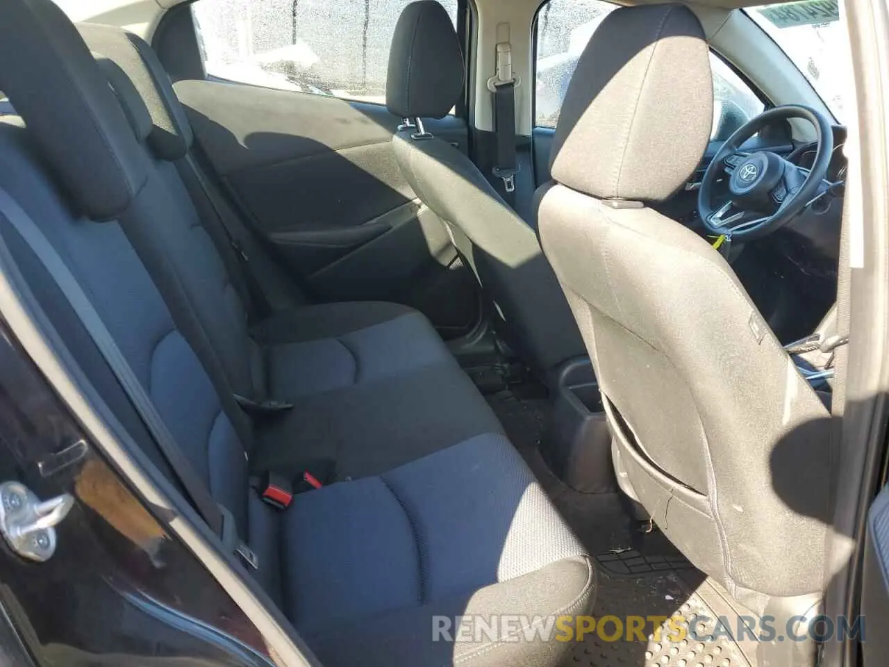 10 Photograph of a damaged car 3MYDLBYV1KY518357 TOYOTA YARIS 2019