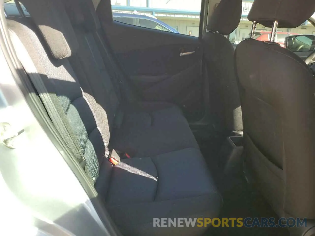 10 Photograph of a damaged car 3MYDLBYV1KY523445 TOYOTA YARIS 2019