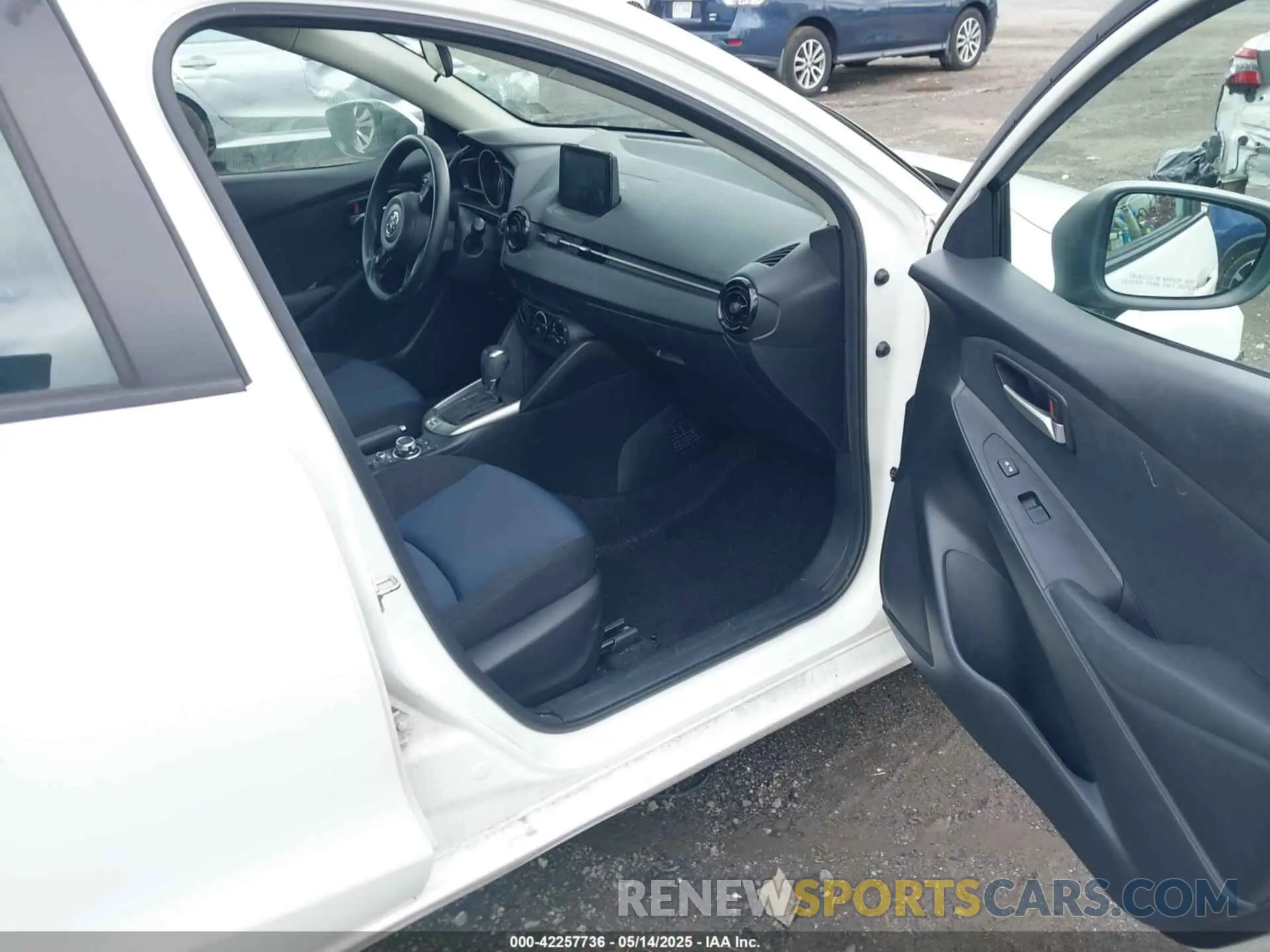 5 Photograph of a damaged car 3MYDLBYV1KY524689 TOYOTA YARIS 2019