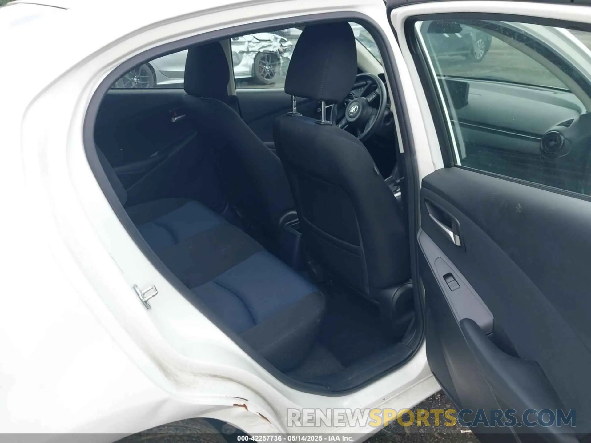 8 Photograph of a damaged car 3MYDLBYV1KY524689 TOYOTA YARIS 2019