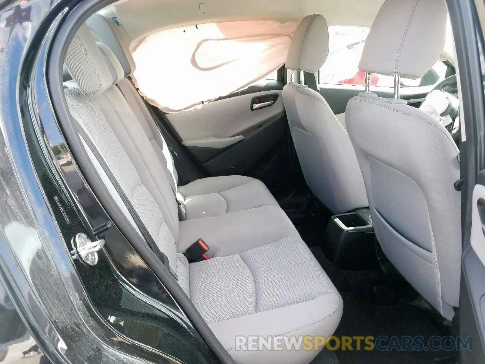 6 Photograph of a damaged car 3MYDLBYV2KY503172 TOYOTA YARIS 2019