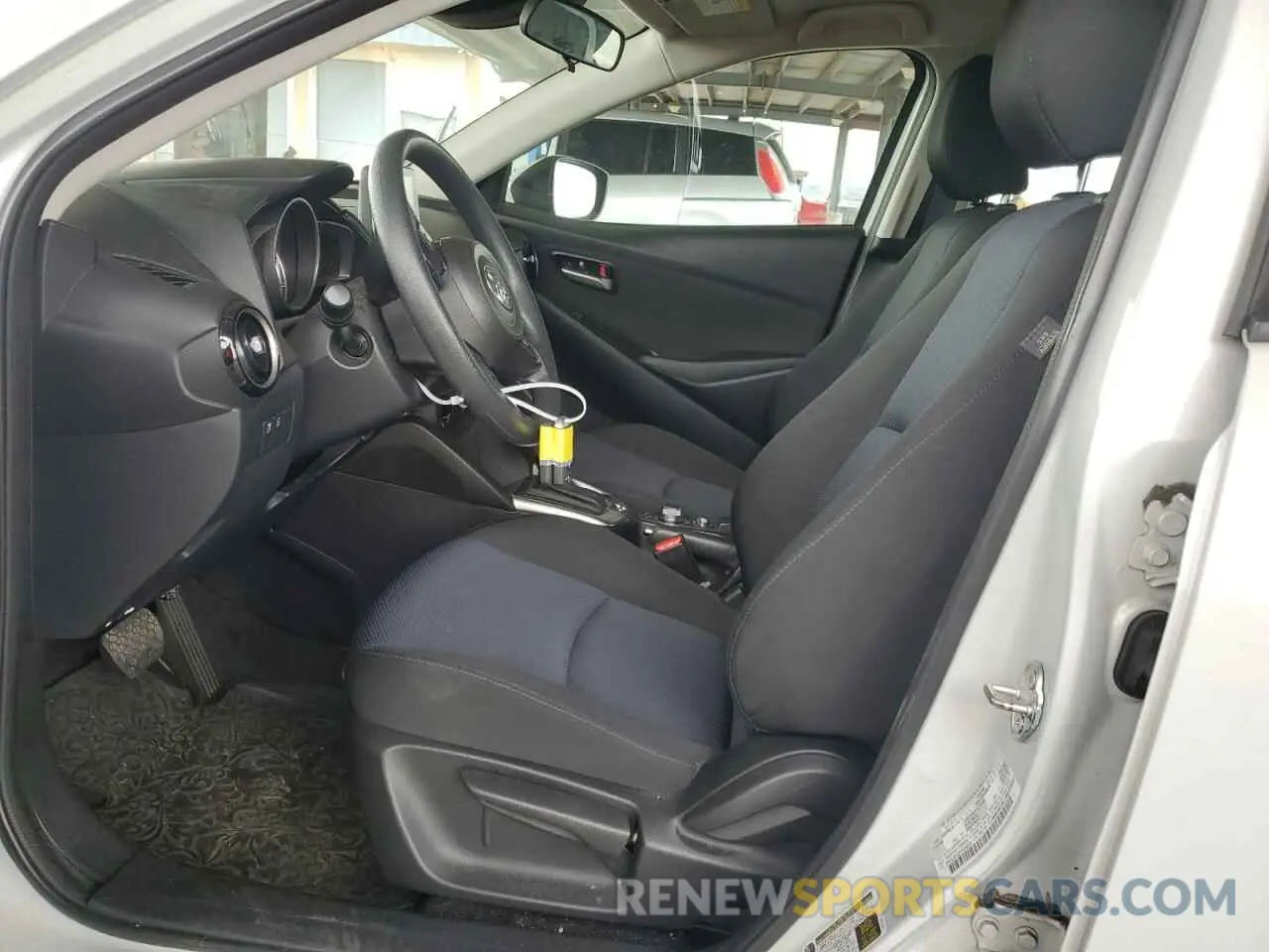 7 Photograph of a damaged car 3MYDLBYV2KY504919 TOYOTA YARIS 2019